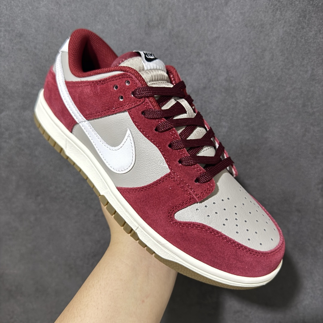 图片[3]-【定制版】耐克Nike SB Dunk Low Friendship Knot 定制Dunk SB顾名思义，具有经典的Dunk血缘，又注入了更多的时尚元素。相较于普通的Dunk滑板鞋，改良版的Dunk SB加厚了鞋舌的填充，使舒适性大大提升，同时也更方便穿脱；中底部分则加入了脚感柔软舒适Zoom Air气垫，有效吸收滑板等极限运动在落地时带来的冲击力，为街头运动者们提供更好的保护 货号：IB6399-004 尺码：36 36.5 37.5 38 38.5 39 40 40.5 41 42 42.5 43 44-选品中心