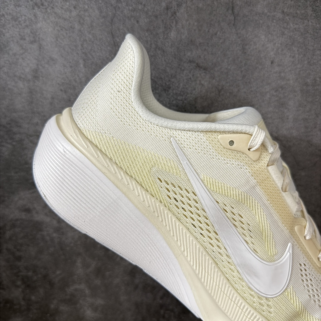 图片[7]-【XE纯原】Nike Air Zoom Pegasus 42 登月42代超级飞马系列马拉松跑步鞋 IB1881-106 平台专供 充正品质 之前未流通市场版本 内里嵌入定型海绵 中底搭载前Zoom+全掌React配置 全部原鞋开发打造 所有细节全部同步原版 全新一代拥有 Zoom Air 一如既往的稳定感和流畅感 鞋面采用工程网眼设计 为特定高热区域营造出色透气性 进一步增加鞋面的穿孔数量 让足部能够快速散热 中足搭配 Flywire 飞线 在高速运动时营造舒适稳定的贴合感 内置Zoon气垫加持 动力十足！ 尺码： 36-46-选品中心