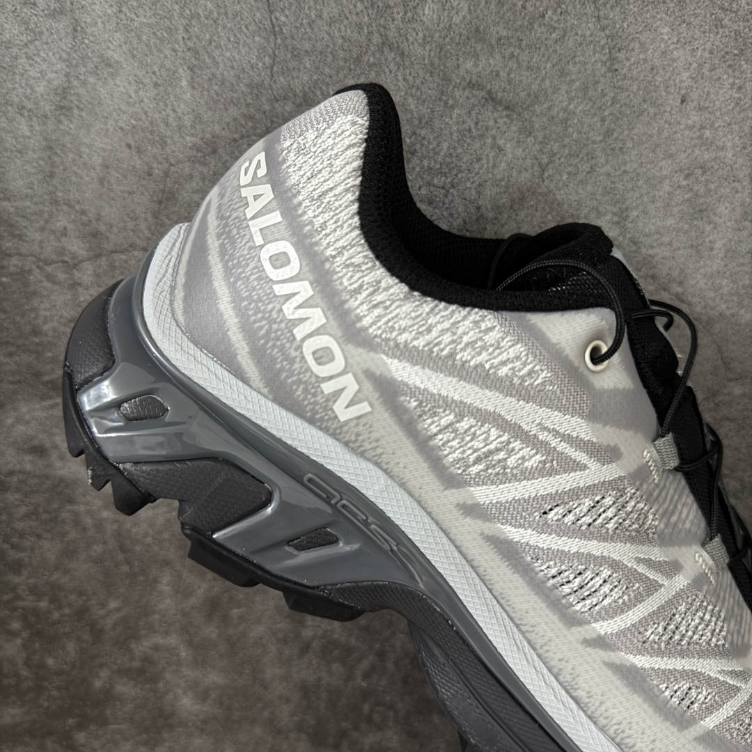 图片[7]-【巅峰版】 Salomon XT-6 灰色 萨洛蒙复古潮流户外机能登山跑鞋 478738 纯原外贸平台特供订单 耗时半年巨作 全套原纸板楦头开发 原厂特供网布配套加持 确保原汁原味 完美呈现版型 原档数据独家私模五层组合大底 原装Ortholite轻量化鞋垫 中底布带钢印编号 原厂TPU锁扣 进口港宝加持 后跟自然饱满 还原公司包裹性 鞋面以“锯齿”状的包裹系统呈现 在基色底之下加入了各种色点缀 将公司的最新技术和时尚前卫的造型融入耐用的长跑款式中 鞋面由 TPU 薄膜制成 并焊接在高耐磨网眼上 使其既时尚又坚固 由 ACS底盘支撑 可增强稳定性和支撑力 以及由橡胶凸耳 Contragrip外底覆盖的 EVA 缓冲中底 旨在应对崎岖的地形 鞋舌上的彩色Salomon 标签、Quicklace 系统以及鞋头、鞋舌和鞋跟上的附加品牌使细节更加完美 让穿着者可以轻松驾驭户外与通勤下的任何运动生活场景 无缝鞋身户外随意纵横 颜值与脚感兼备 出街通勤 绝对非常吸睛 你值得拥有 尺码：36 36.5 37.5 38 38.5 39 40 40.5 41 42 42.5 43 44 44.5 45-选品中心