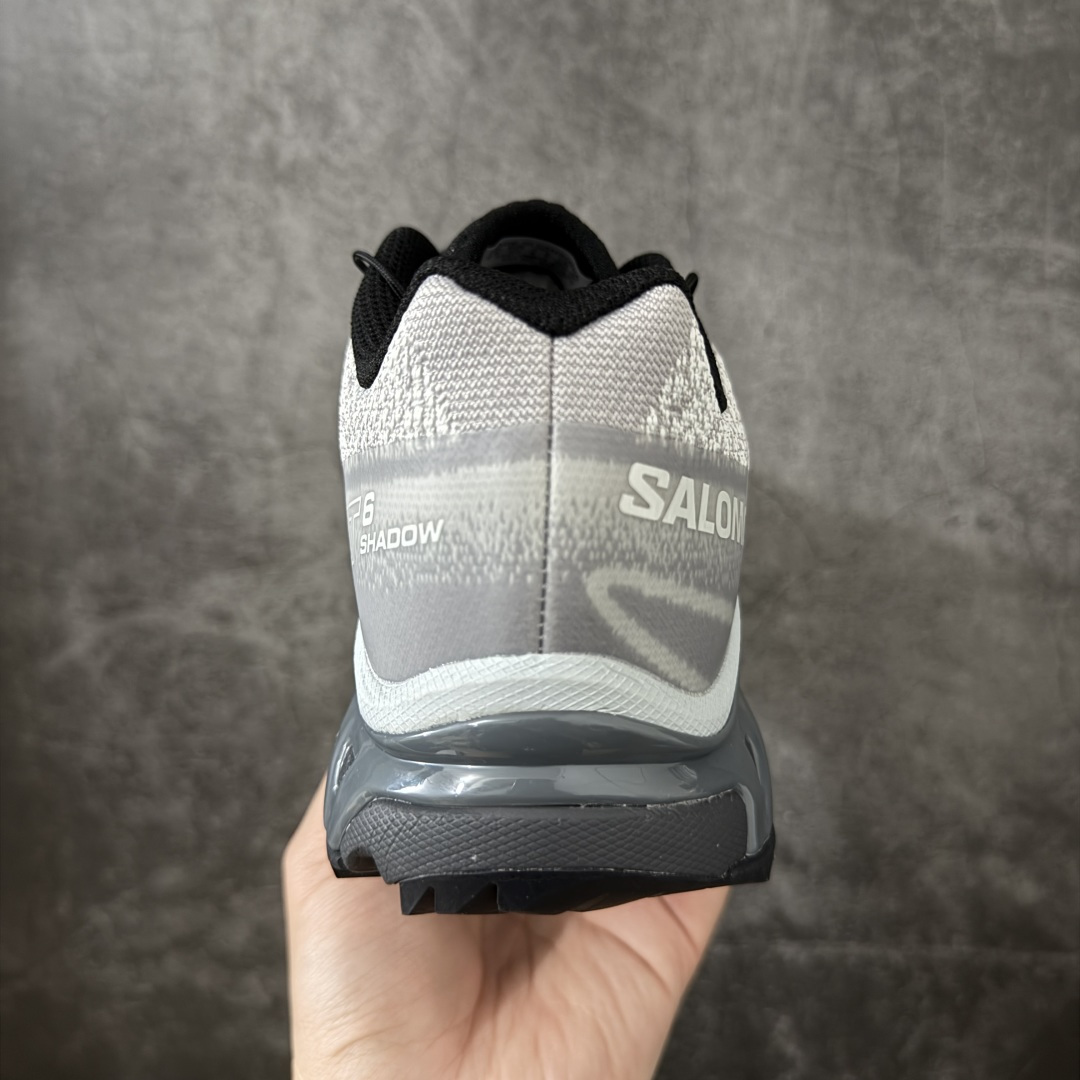 图片[4]-【巅峰版】 Salomon XT-6 灰色 萨洛蒙复古潮流户外机能登山跑鞋 478738 纯原外贸平台特供订单 耗时半年巨作 全套原纸板楦头开发 原厂特供网布配套加持 确保原汁原味 完美呈现版型 原档数据独家私模五层组合大底 原装Ortholite轻量化鞋垫 中底布带钢印编号 原厂TPU锁扣 进口港宝加持 后跟自然饱满 还原公司包裹性 鞋面以“锯齿”状的包裹系统呈现 在基色底之下加入了各种色点缀 将公司的最新技术和时尚前卫的造型融入耐用的长跑款式中 鞋面由 TPU 薄膜制成 并焊接在高耐磨网眼上 使其既时尚又坚固 由 ACS底盘支撑 可增强稳定性和支撑力 以及由橡胶凸耳 Contragrip外底覆盖的 EVA 缓冲中底 旨在应对崎岖的地形 鞋舌上的彩色Salomon 标签、Quicklace 系统以及鞋头、鞋舌和鞋跟上的附加品牌使细节更加完美 让穿着者可以轻松驾驭户外与通勤下的任何运动生活场景 无缝鞋身户外随意纵横 颜值与脚感兼备 出街通勤 绝对非常吸睛 你值得拥有 尺码：36 36.5 37.5 38 38.5 39 40 40.5 41 42 42.5 43 44 44.5 45-选品中心