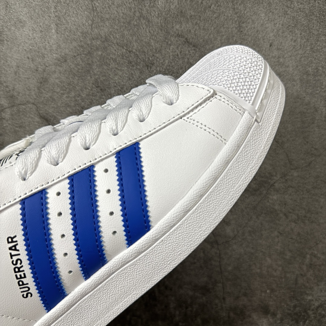 图片[6]-【H11顶级头层版】adidas originals Superstar 2 贝壳头 简约经典 舒适时尚 复古板鞋 男女同款 白蓝 货号：JQ4729 全新升级版 皮料改进至头层原厂皮 原盒 原底原料 开模打造 原厂织唛鞋标 高精密准度 原楦原纸板开发 匹配原版98%以上 后跟垫棉独家呈现 反口里弧度正确 原厂鞋垫 背胶 后跟电绣针数 与正品一致 原厂皮料 原厂车缝线 质感无敌 皮料切割干净 无任何毛边 清洁度细节完美 进口港宝加持 后跟自然饱满 还原公司包裹性 鞋面采用原装数据贴合技术 全方位贴合包裹脚型 鞋跟部鞋底牵引设计 提供强大的抓地性能 更适应不同实战场地路面 尺码：35.5 36 36.5 37.5 38 38.5 39 40 40.5 41 42 42.5 43 44 45-选品中心