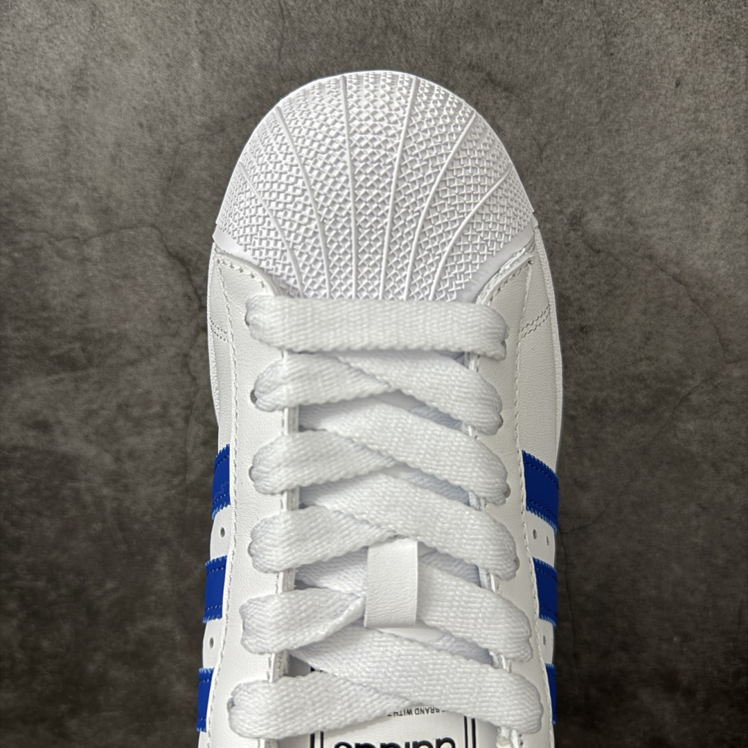 图片[5]-【H11顶级头层版】adidas originals Superstar 2 贝壳头 简约经典 舒适时尚 复古板鞋 男女同款 白蓝 货号：JQ4729 全新升级版 皮料改进至头层原厂皮 原盒 原底原料 开模打造 原厂织唛鞋标 高精密准度 原楦原纸板开发 匹配原版98%以上 后跟垫棉独家呈现 反口里弧度正确 原厂鞋垫 背胶 后跟电绣针数 与正品一致 原厂皮料 原厂车缝线 质感无敌 皮料切割干净 无任何毛边 清洁度细节完美 进口港宝加持 后跟自然饱满 还原公司包裹性 鞋面采用原装数据贴合技术 全方位贴合包裹脚型 鞋跟部鞋底牵引设计 提供强大的抓地性能 更适应不同实战场地路面 尺码：35.5 36 36.5 37.5 38 38.5 39 40 40.5 41 42 42.5 43 44 45-选品中心