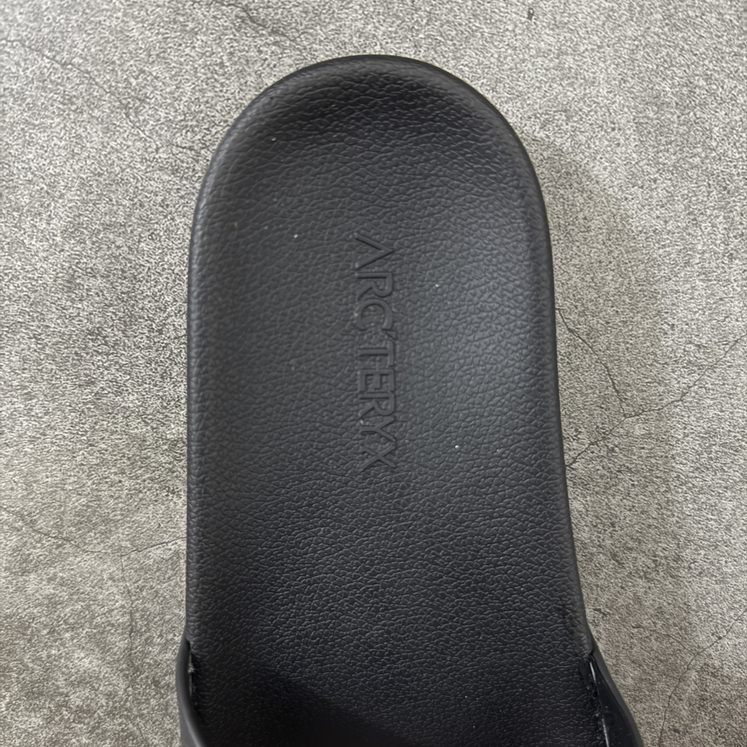 图片[7]-【莞产纯原】始祖鸟Arcteryx Slipper 百搭柔软 防滑一字拖鞋 中底设计提供更佳支撑和舒适感受 一片式鞋面搭配加厚衬里 贴合脚面 给予舒适脚感 尺码：39 40 41 42 43 44 45-选品中心