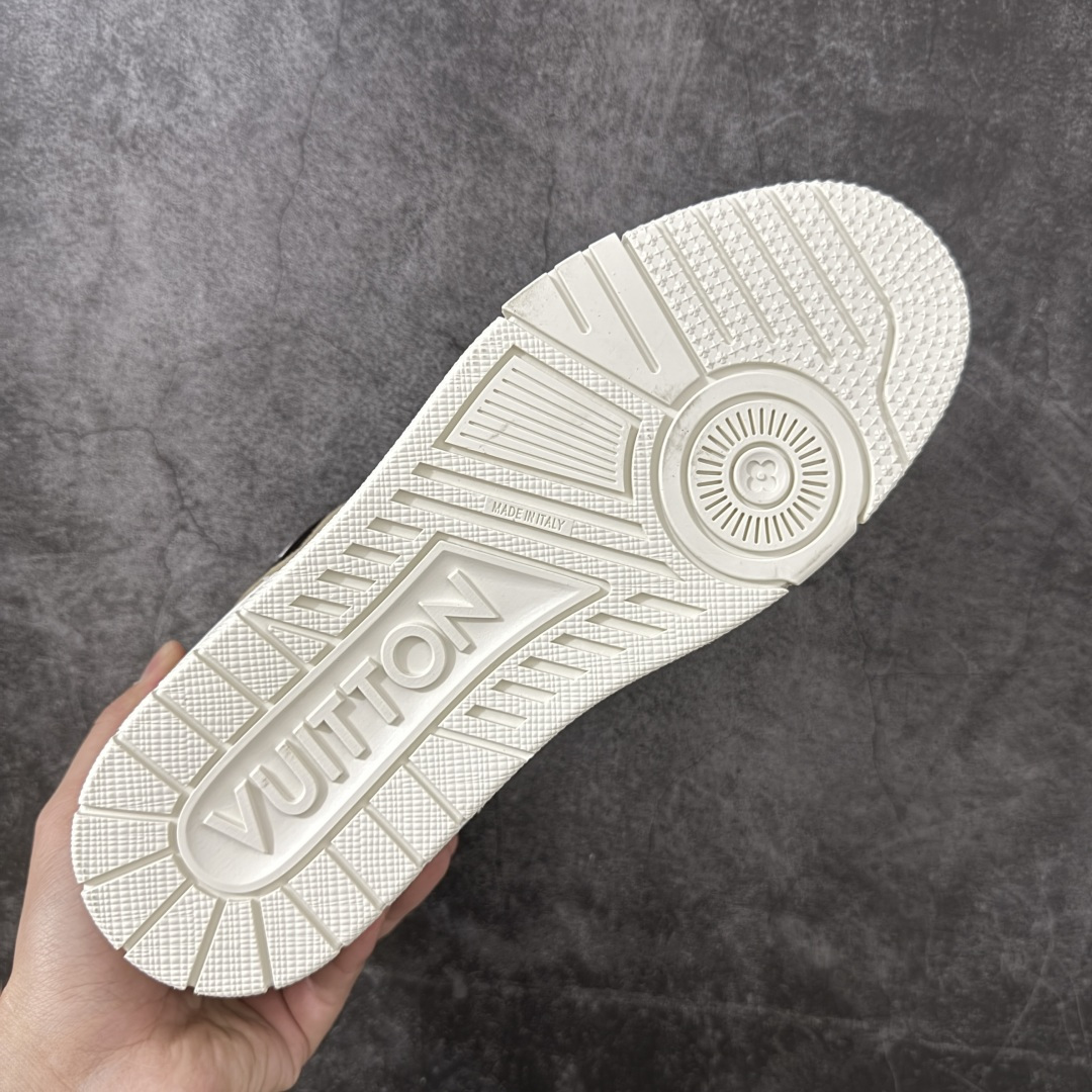 图片[9]-【广东公司级礼盒版】LV Louis Vuitton Trainer 低帮休闲板鞋 代购级别 ZP级全套包装 原版购入历时近两个月开发打造！ 经典多拼色超好看 原版完美楦型 调试了两个月 鞋面独家订制压纹粒面小牛皮 大底TPU、模具费2w+ 质感媲美原版 垫脚聚米微料加透气英伦网布 细节原版一致 ❗️请注意区分市面通货材料 版型 包装配件 尺码： 38 39 40 41 42 43 44 45-选品中心
