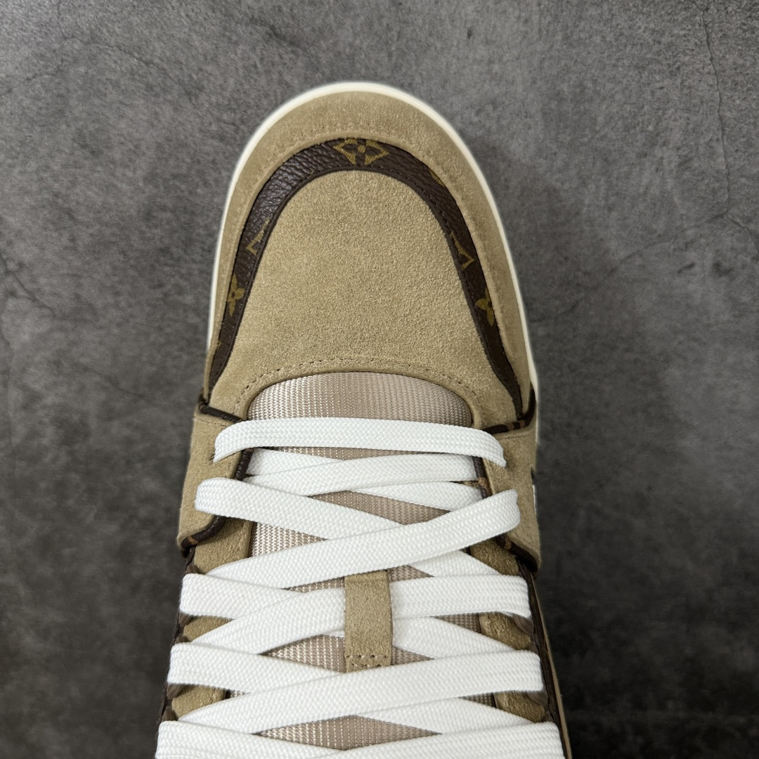 图片[5]-【广东公司级礼盒版】LV Louis Vuitton Trainer 低帮休闲板鞋 代购级别 ZP级全套包装 原版购入历时近两个月开发打造！ 经典多拼色超好看 原版完美楦型 调试了两个月 鞋面独家订制压纹粒面小牛皮 大底TPU、模具费2w+ 质感媲美原版 垫脚聚米微料加透气英伦网布 细节原版一致 ❗️请注意区分市面通货材料 版型 包装配件 尺码： 38 39 40 41 42 43 44 45-选品中心