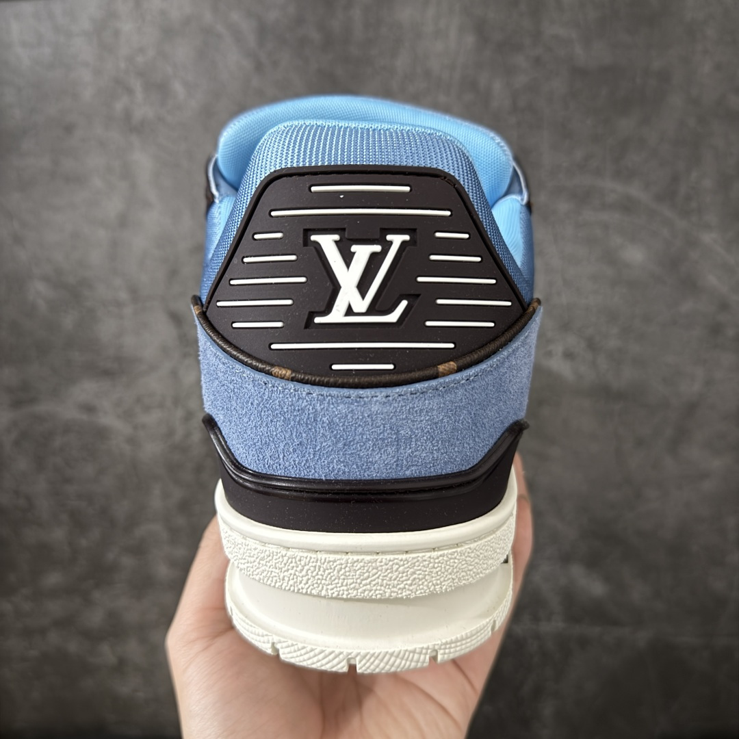 图片[4]-【广东公司级礼盒版】LV Louis Vuitton Trainer 低帮休闲板鞋 代购级别 ZP级全套包装 原版购入历时近两个月开发打造！ 经典多拼色超好看 原版完美楦型 调试了两个月 鞋面独家订制压纹粒面小牛皮 大底TPU、模具费2w+ 质感媲美原版 垫脚聚米微料加透气英伦网布 细节原版一致 ❗️请注意区分市面通货材料 版型 包装配件 尺码： 38 39 40 41 42 43 44 45-选品中心