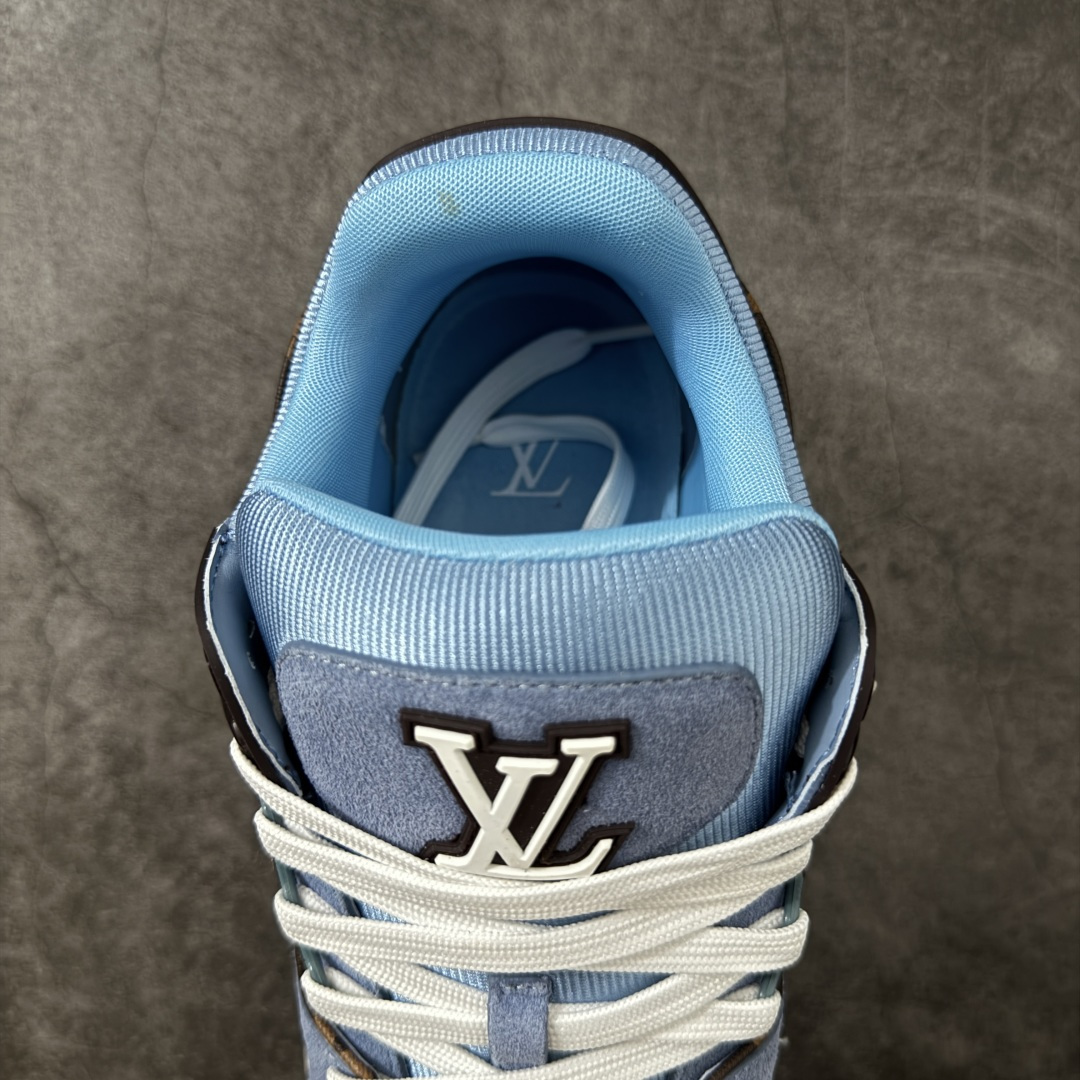 图片[8]-【广东公司级礼盒版】LV Louis Vuitton Trainer 低帮休闲板鞋 代购级别 ZP级全套包装 原版购入历时近两个月开发打造！ 经典多拼色超好看 原版完美楦型 调试了两个月 鞋面独家订制压纹粒面小牛皮 大底TPU、模具费2w+ 质感媲美原版 垫脚聚米微料加透气英伦网布 细节原版一致 ❗️请注意区分市面通货材料 版型 包装配件 尺码： 38 39 40 41 42 43 44 45-选品中心