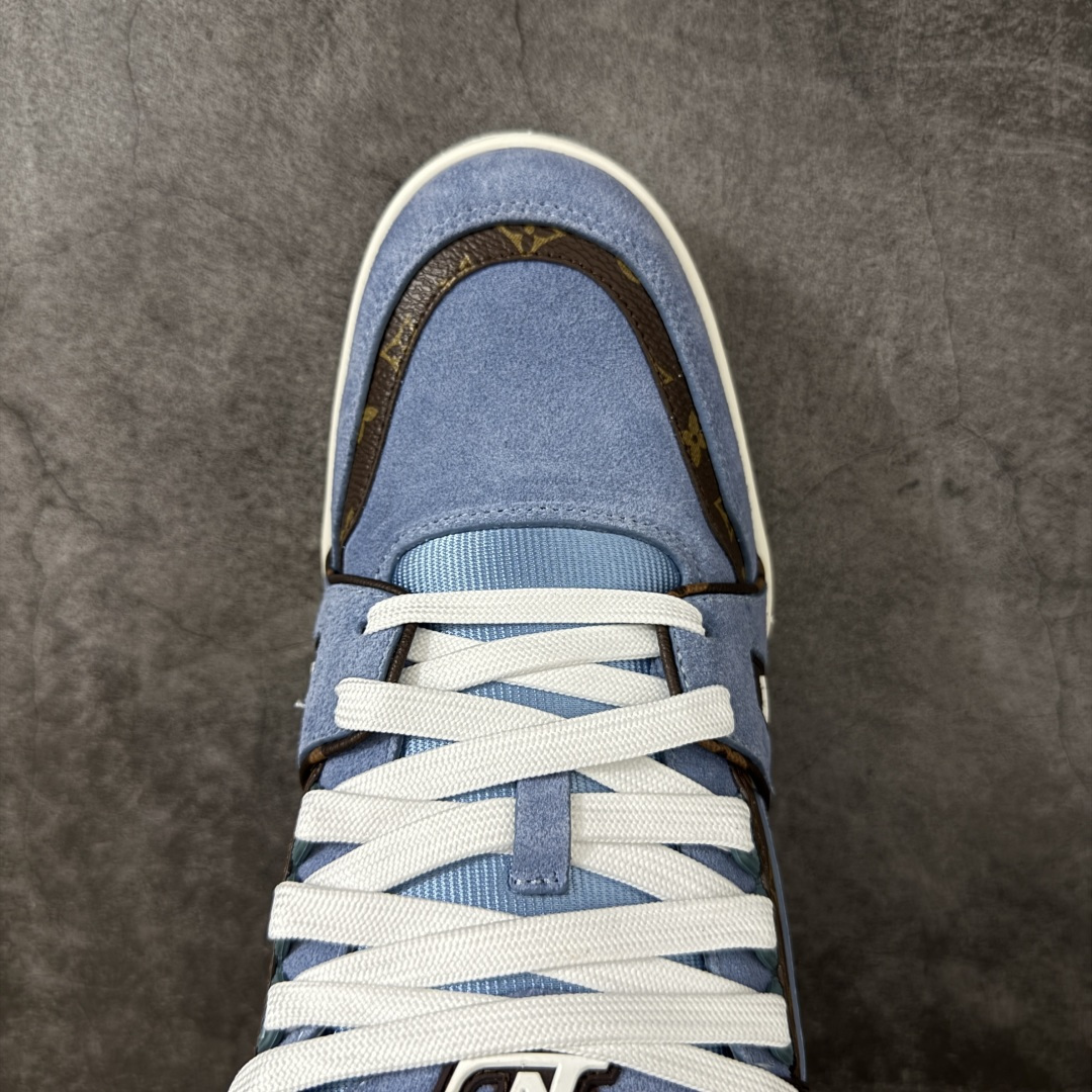 图片[5]-【广东公司级礼盒版】LV Louis Vuitton Trainer 低帮休闲板鞋 代购级别 ZP级全套包装 原版购入历时近两个月开发打造！ 经典多拼色超好看 原版完美楦型 调试了两个月 鞋面独家订制压纹粒面小牛皮 大底TPU、模具费2w+ 质感媲美原版 垫脚聚米微料加透气英伦网布 细节原版一致 ❗️请注意区分市面通货材料 版型 包装配件 尺码： 38 39 40 41 42 43 44 45-选品中心