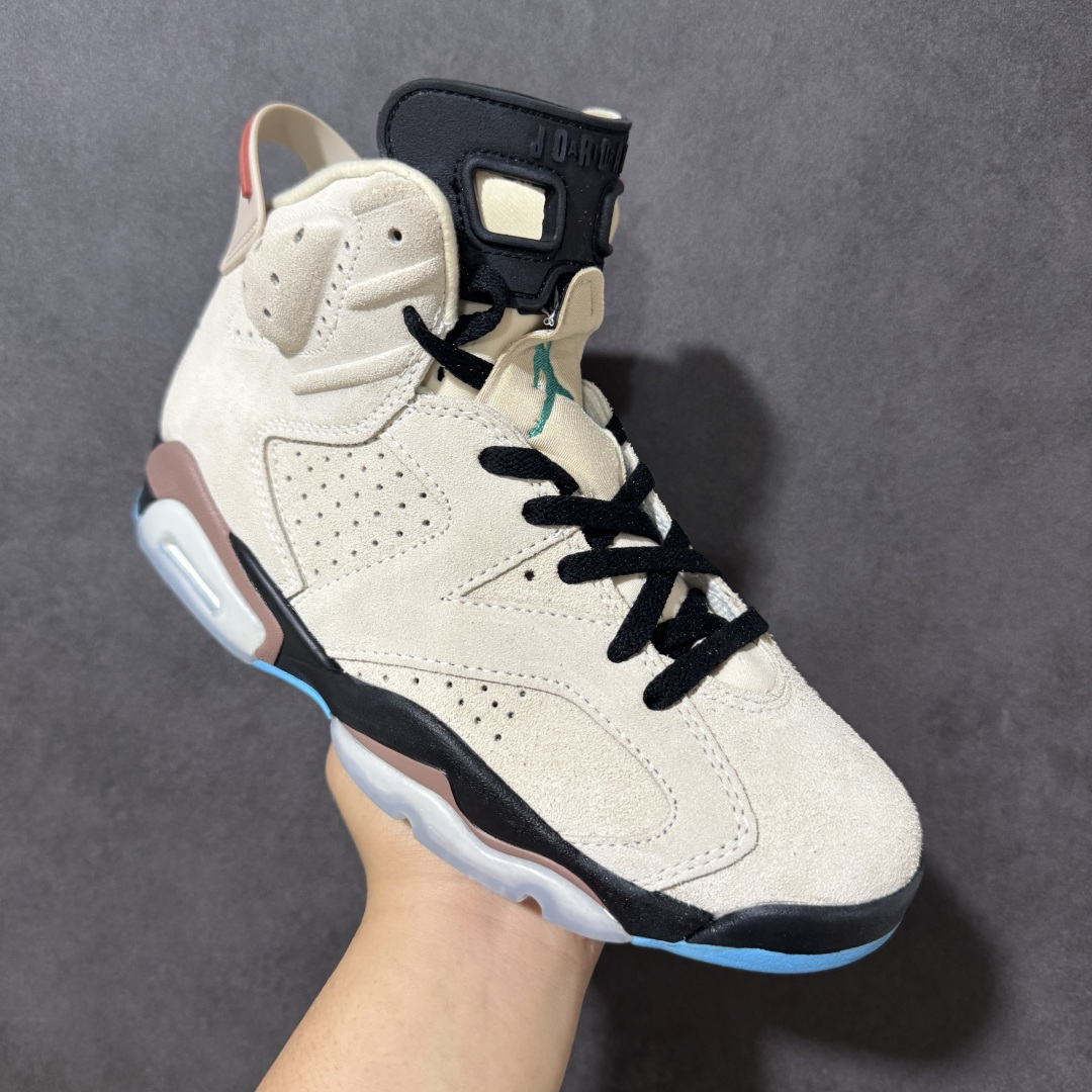 图片[3]-【公司级】A Ma Maniére x Air Jordan 6 Retro 高帮 联名浅棕色 AJ6 乔丹6代 aj6 乔6 高邦 浅棕色 乔丹篮球鞋系列 作为亚特兰大知名潮流店铺，A Ma Maniére与Jordan Brand的合作绝对是近年来最热门的系列。整双鞋以大面积浅棕色麂皮打造鞋身，辅以白色质感的细节，低调又不失质感；鞋舌上Jumpman Logo、后跟Nike Swoosh Logo及Air刺绣均以酒红色点缀，鞋舌、内衬部分均以缎面材质打造，延续了AMM联名一如既往的高规格设计；鞋身下部则依旧延续了性能不俗的分离式Air Sole气垫，中底采用白色妆点，最后辅以酒红色中底搭配粉色透明水晶外底及硕大的酒红色Jumpeman Logos进行收尾。 货号：IF3103-100 尺码：40-47.5B-选品中心