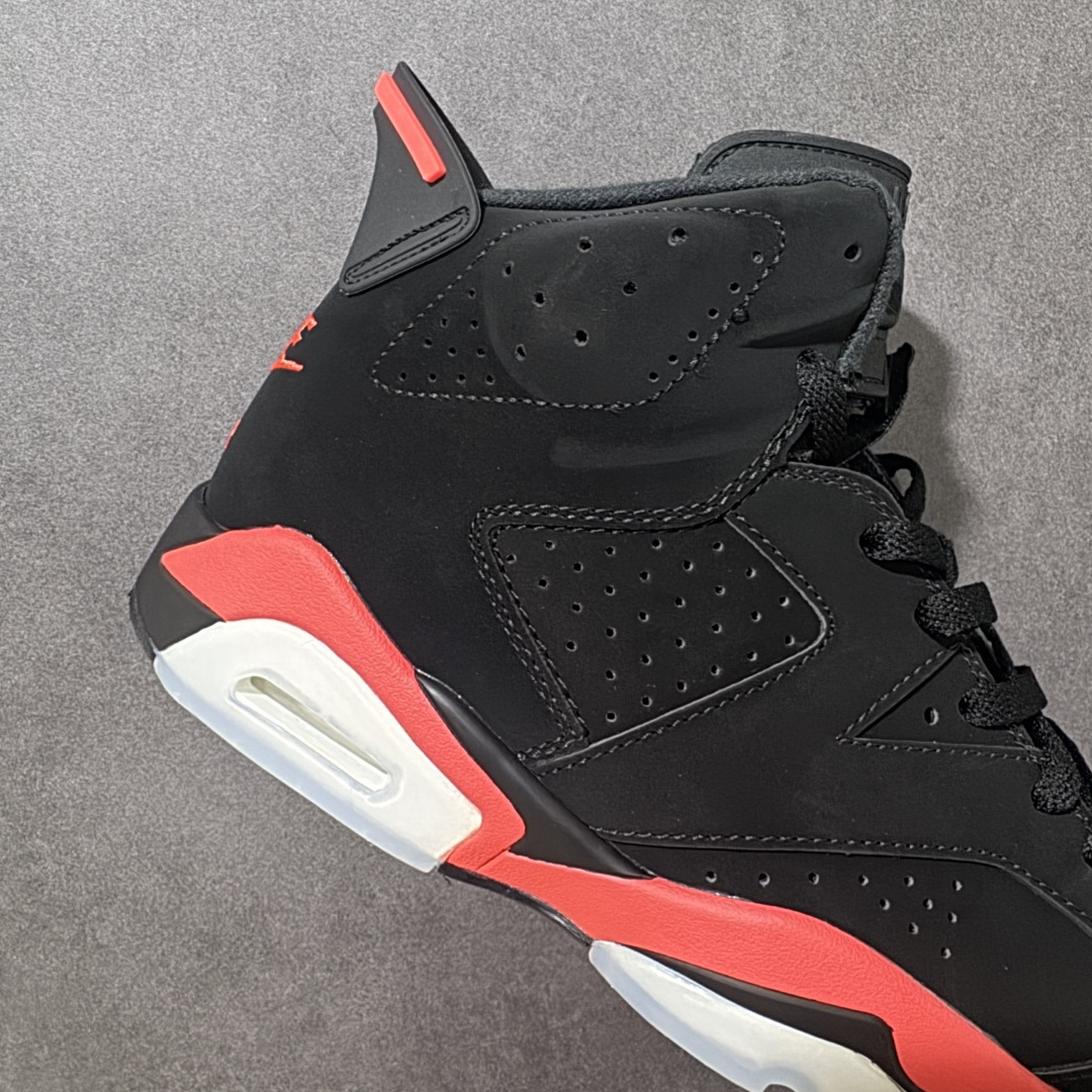 图片[7]-【公司级】Air Jordan 6 Retro OG \”Reverse Infrared\” 高帮 复刻黑红 3M反光 AJ6 乔丹6代 aj6 乔6 高邦 反转红外线 男女同款 乔丹篮球鞋系列 采用甲壳式鞋身的设计，线条十分简洁明快，精巧的造型强化了鞋身的包裏性，鞋舌上创新性添加了的两个方洞，该鞋款的配色是经典\”黑红外线\”配色的反转版本，采用质感细腻的黑色牛巴革鞋面，鞋舌上Jumpman Logo标识、鞋带锁以及鞋后跟Nike Air标识则点缀深红色；中底部分将黑、红区域反转呈现，相比于初代配色更加吸睛；更利于调整位置与方便穿脱犹如跑车后扰流板的鞋跟拉环，以及脚踝外侧的醒目凸起，营造出前卫时尚的视觉冲击。内衬部分也保留了Sample的设计，印有Jordan Property Of ______（乔丹专属财产）及\”Not For Resale\”（禁止转售）字样。鞋身下部则依旧延续了性能不俗的分离式Air Soles气垫与水晶透明橡胶大底及红色Jumpmann Logo完善整体设计收尾。 货号：CT8529-001（2026.02.14发售） 尺码：40 40.5 41 42 42.5 43 44 44.5 45 46 47.5-选品中心