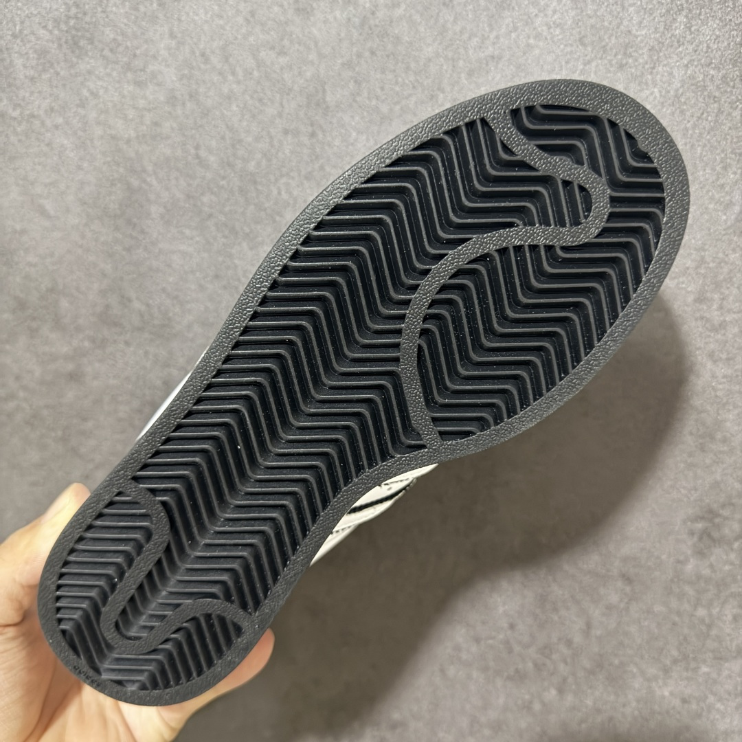 图片[9]-【H11顶级头层版】adidas originals Superstar 2 贝壳头 简约经典 舒适时尚 复古板鞋 男女同款 黑白 货号：JH5469 全新升级版 皮料改进至头层原厂皮 原盒 原底原料 开模打造 原厂织唛鞋标 高精密准度 原楦原纸板开发 匹配原版98%以上 后跟垫棉独家呈现 反口里弧度正确 原厂鞋垫 背胶 后跟电绣针数 与正品一致 原厂皮料 原厂车缝线 质感无敌 皮料切割干净 无任何毛边 清洁度细节完美 进口港宝加持 后跟自然饱满 还原公司包裹性 鞋面采用原装数据贴合技术 全方位贴合包裹脚型 鞋跟部鞋底牵引设计 提供强大的抓地性能 更适应不同实战场地路面 尺码：35.5 36 36.5 37.5 38 38.5 39 40 40.5 41 42 42.5 43 44 45-选品中心