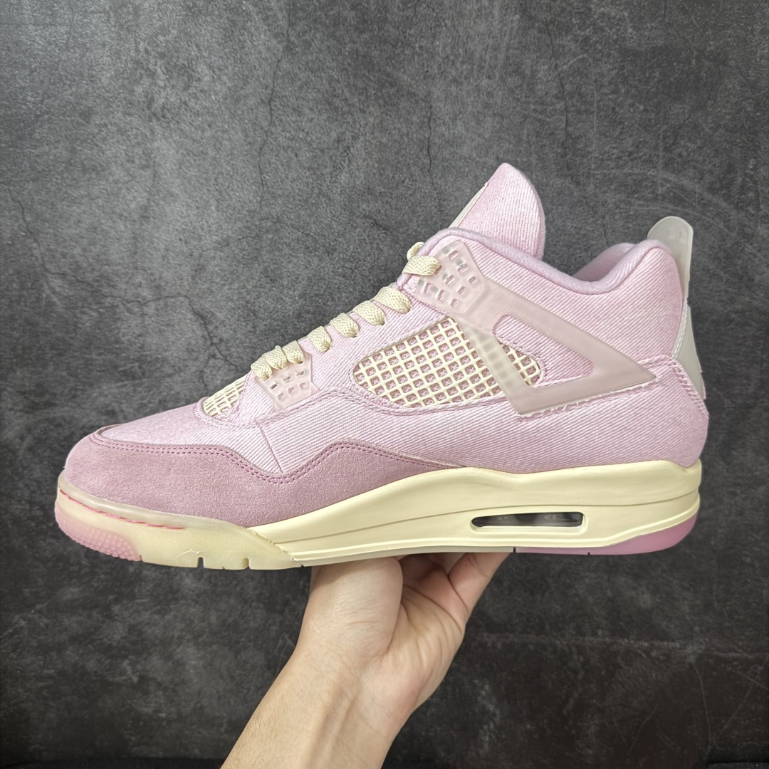 图片[2]-【TK至尊版】Air Jordan 4 Retro AJ4 2026水洗丹宁 粉色IB6716-600 目前市面所有大厂中 品质材料细节最好的一个版本 原汁原味完美呈现四代版型 一比一鞋头弧度高度趴度鞋身弧度 原厂麂皮绒皮料材质 数据细节工艺流程均保持公司一致 细节品控鞋型随意秒杀市面版本 原厂TPU网格鞋带扣 正确内里网布 菱角分明不变形无多余毛边 柔软性质感一致于原鞋 原厂织唛标 原厂飞人电绣工艺 独家绑鞋带手法 印刷中底布 四线拉帮 米色美纹纸贴合固定 进口港宝加持 后跟自然饱满 全鞋荧光划线卡点 追求极致完美 每一双都是工艺品 多重QC质检 超越公司货的品控标准 实实在在的免检产品 尺码：36-47.5-选品中心