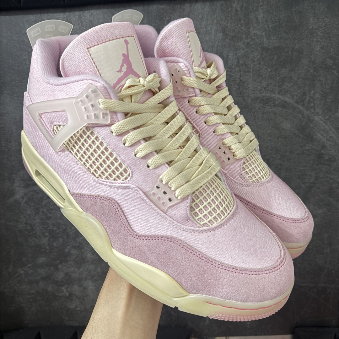 【TK至尊版】Air Jordan 4 Retro AJ4 2026水洗丹宁 粉色IB6716-600 目前市面所有大厂中 品质材料细节最好的一个版本 原汁原味完美呈现四代版型 一比一鞋头弧度高度趴度鞋身弧度 原厂麂皮绒皮料材质 数据细节工艺流程均保持公司一致 细节品控鞋型随意秒杀市面版本 原厂TPU网格鞋带扣 正确内里网布 菱角分明不变形无多余毛边 柔软性质感一致于原鞋 原厂织唛标 原厂飞人电绣工艺 独家绑鞋带手法 印刷中底布 四线拉帮 米色美纹纸贴合固定 进口港宝加持 后跟自然饱满 全鞋荧光划线卡点 追求极致完美 每一双都是工艺品 多重QC质检 超越公司货的品控标准 实实在在的免检产品 尺码：36-47.5-选品中心