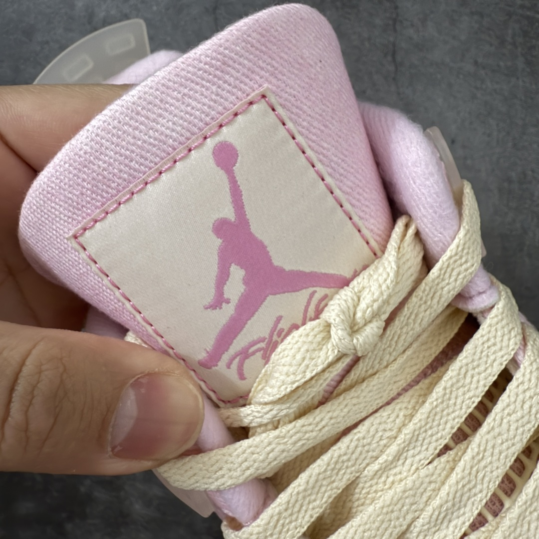 图片[6]-【TK至尊版】Air Jordan 4 Retro AJ4 2026水洗丹宁 粉色IB6716-600 目前市面所有大厂中 品质材料细节最好的一个版本 原汁原味完美呈现四代版型 一比一鞋头弧度高度趴度鞋身弧度 原厂麂皮绒皮料材质 数据细节工艺流程均保持公司一致 细节品控鞋型随意秒杀市面版本 原厂TPU网格鞋带扣 正确内里网布 菱角分明不变形无多余毛边 柔软性质感一致于原鞋 原厂织唛标 原厂飞人电绣工艺 独家绑鞋带手法 印刷中底布 四线拉帮 米色美纹纸贴合固定 进口港宝加持 后跟自然饱满 全鞋荧光划线卡点 追求极致完美 每一双都是工艺品 多重QC质检 超越公司货的品控标准 实实在在的免检产品 尺码：36-47.5-选品中心