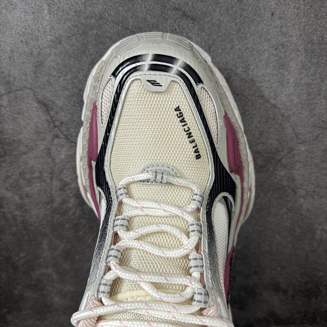 图片[5]-【GO版本】Balenciaga巴黎世家 Triple S .2 厚底系带 低帮 老爹鞋 Balenciaga是由被誉为代表二十世纪的伟大天才设计师 CristobalBalenciaga 创立的，在品牌创立的大半个世纪以来，巴黎世家一直以时尚、典雅闻名于时装界，它的主题产品有女士和男士提包、机车包、鞋子和时装，在15年王大仁卸任品牌设计师后，品牌的风格发生了翻天覆地的变化，凭借着人气超高的街头风T恤、老爹鞋等迅速霸屏各大时装周和时尚圈 尺码：35 36 37 38 39 40 41 42 43 44 45 46-选品中心