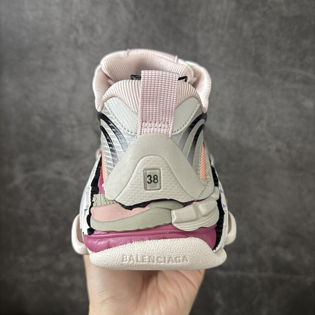 图片[4]-【GO版本】Balenciaga巴黎世家 Triple S .2 厚底系带 低帮 老爹鞋 Balenciaga是由被誉为代表二十世纪的伟大天才设计师 CristobalBalenciaga 创立的，在品牌创立的大半个世纪以来，巴黎世家一直以时尚、典雅闻名于时装界，它的主题产品有女士和男士提包、机车包、鞋子和时装，在15年王大仁卸任品牌设计师后，品牌的风格发生了翻天覆地的变化，凭借着人气超高的街头风T恤、老爹鞋等迅速霸屏各大时装周和时尚圈 尺码：35 36 37 38 39 40 41 42 43 44 45 46-选品中心