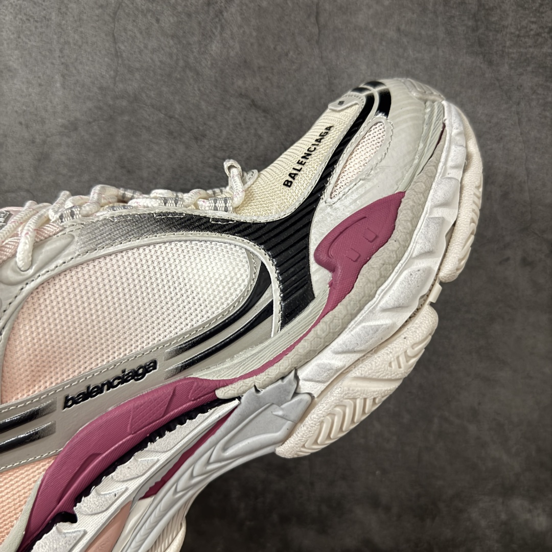 图片[6]-【GO版本】Balenciaga巴黎世家 Triple S .2 厚底系带 低帮 老爹鞋 Balenciaga是由被誉为代表二十世纪的伟大天才设计师 CristobalBalenciaga 创立的，在品牌创立的大半个世纪以来，巴黎世家一直以时尚、典雅闻名于时装界，它的主题产品有女士和男士提包、机车包、鞋子和时装，在15年王大仁卸任品牌设计师后，品牌的风格发生了翻天覆地的变化，凭借着人气超高的街头风T恤、老爹鞋等迅速霸屏各大时装周和时尚圈 尺码：35 36 37 38 39 40 41 42 43 44 45 46-选品中心