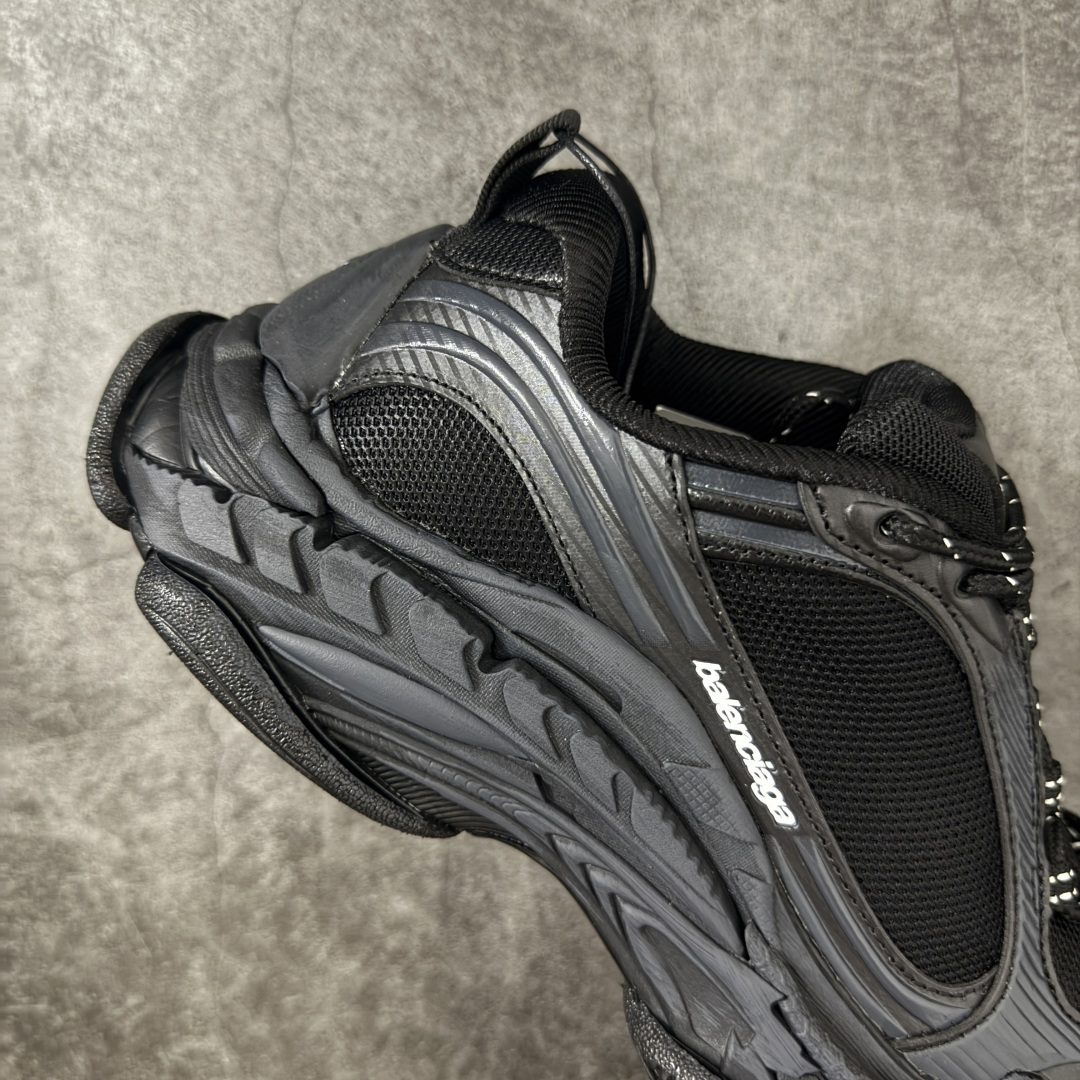 图片[7]-【GO版本】Balenciaga巴黎世家 Triple S .2 厚底系带 低帮 老爹鞋 Balenciaga是由被誉为代表二十世纪的伟大天才设计师 CristobalBalenciaga 创立的，在品牌创立的大半个世纪以来，巴黎世家一直以时尚、典雅闻名于时装界，它的主题产品有女士和男士提包、机车包、鞋子和时装，在15年王大仁卸任品牌设计师后，品牌的风格发生了翻天覆地的变化，凭借着人气超高的街头风T恤、老爹鞋等迅速霸屏各大时装周和时尚圈 尺码：35 36 37 38 39 40 41 42 43 44 45 46-选品中心