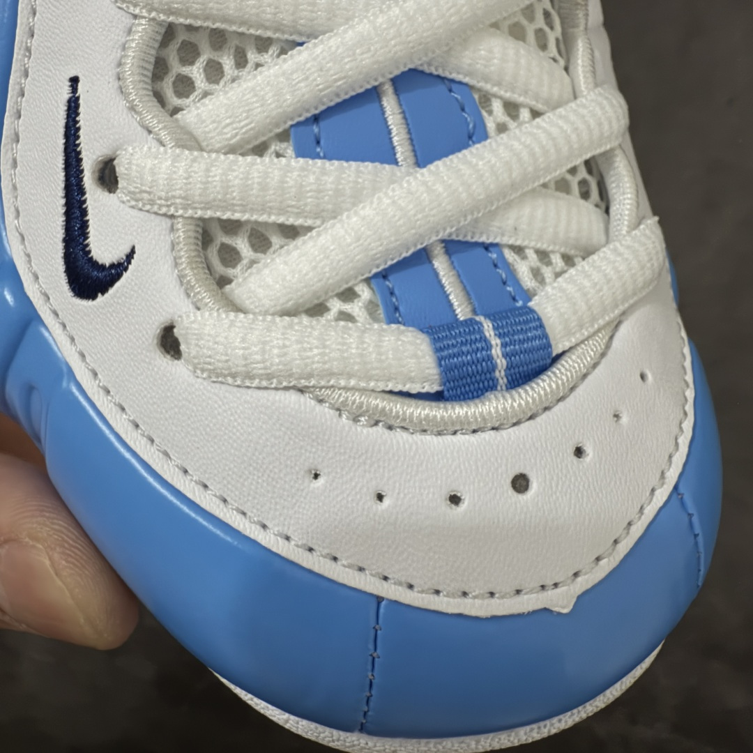 图片[5]-【莞产纯原】NK Air Foamposite One 市售最强品质 莞产顶级品质 北卡蓝泡 2026 喷泡 HF0794-400 莞产原底面 公司渠道同模具 鞋型发泡360度无死角 双层Zoom气垫植入 中底完美注胶 搭载原厂碳纤维材质 诞生于1997年的NK Air Foamposite系列可以说是整个球鞋历史上最为经典的系列之一 也就是我们常说的“喷”和“泡” 其中“喷”由Foamposite One代言人Penny的英文音译而来 而“泡”则来源于另一款鞋型 Foamposite Pro中\”pro\”的音译 在诞生初期 由于高昂的造价以及超前的外形 Foamposite系列的反对者不在少数 甚至有人认为这款鞋会毁掉整个球鞋行业 但事实证明这双灵感来自于甲虫 自带“黑科技”鞋面以及双层Zoom+大块碳板的太空球鞋不仅受到了大众的接受与追捧 并且成功的影响了篮球鞋的发展 尺码：40 40.5 41 42 42.5 43 44 44.5 45 46 47.5-选品中心