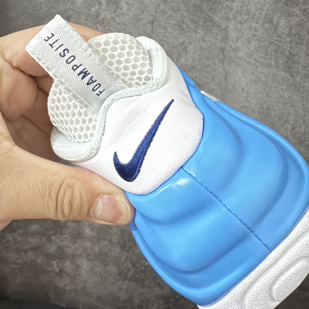 图片[2]-【莞产纯原】NK Air Foamposite One 市售最强品质 莞产顶级品质 北卡蓝泡 2026 喷泡 HF0794-400 莞产原底面 公司渠道同模具 鞋型发泡360度无死角 双层Zoom气垫植入 中底完美注胶 搭载原厂碳纤维材质 诞生于1997年的NK Air Foamposite系列可以说是整个球鞋历史上最为经典的系列之一 也就是我们常说的“喷”和“泡” 其中“喷”由Foamposite One代言人Penny的英文音译而来 而“泡”则来源于另一款鞋型 Foamposite Pro中\”pro\”的音译 在诞生初期 由于高昂的造价以及超前的外形 Foamposite系列的反对者不在少数 甚至有人认为这款鞋会毁掉整个球鞋行业 但事实证明这双灵感来自于甲虫 自带“黑科技”鞋面以及双层Zoom+大块碳板的太空球鞋不仅受到了大众的接受与追捧 并且成功的影响了篮球鞋的发展 尺码：40 40.5 41 42 42.5 43 44 44.5 45 46 47.5-选品中心