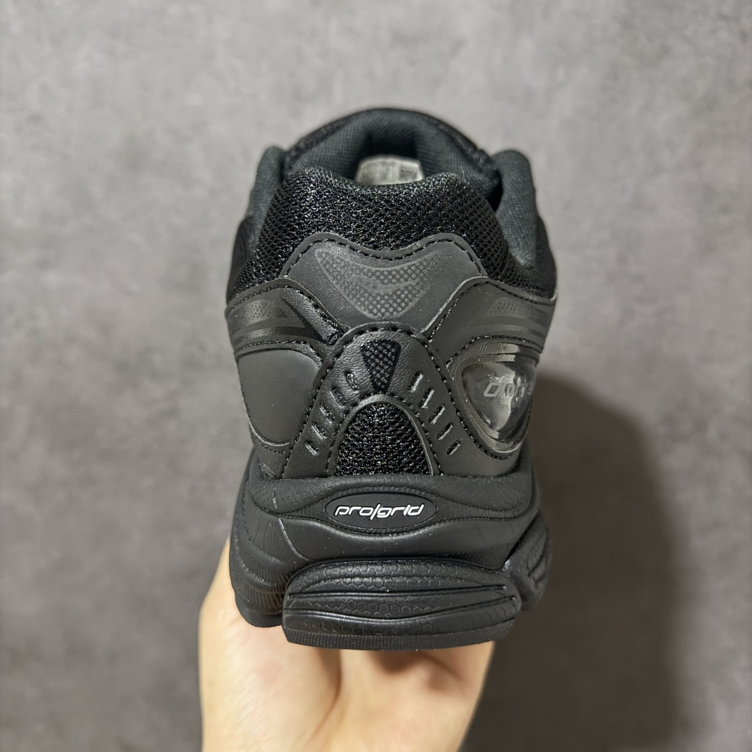 图片[4]-【公司级】SauconyPROGRID OMNI 9👟 索康尼的「Omni全擎」系列复古休闲减震跑步鞋情侣舒适怀旧厚底增高老爹运动鞋 这款鞋以其简约而不简单的设计，成为了复古风潮中的一抹亮色。鞋款采用网布、皮革以及大面积的TPU网纱材质，搭配热烈的颜色组合，非常适合秋冬季穿着。细节处的天蓝色点缀，为整鞋增添了一抹亮色。📏 鞋楦适中，适合大部分人的通勤穿搭。亲测尺码不偏，喜欢宽松脚感的建议选择大半码。🌈 这款复古风格的跑鞋，不仅传承了经典的稳定系跑鞋设计，还融入了现代时尚元素，无论是日常穿搭还是运动穿着，都是不错的选择。 货号：S70832-7 尺码： 40-45-选品中心