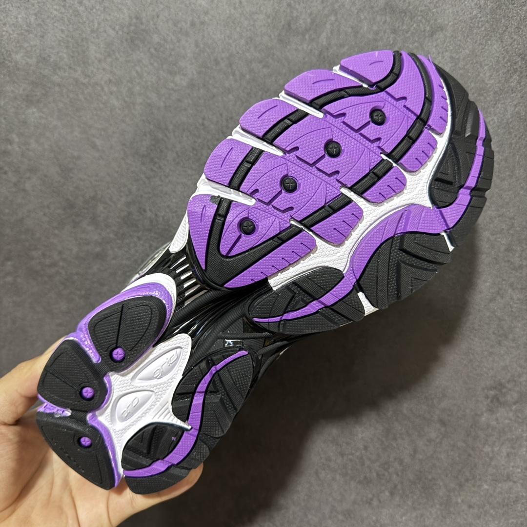 图片[9]-【公司级】SauconyPROGRID OMNI 9👟 索康尼的「Omni全擎」系列复古休闲减震跑步鞋情侣舒适怀旧厚底增高老爹运动鞋 这款鞋以其简约而不简单的设计，成为了复古风潮中的一抹亮色。鞋款采用网布、皮革以及大面积的TPU网纱材质，搭配热烈的颜色组合，非常适合秋冬季穿着。细节处的天蓝色点缀，为整鞋增添了一抹亮色。📏 鞋楦适中，适合大部分人的通勤穿搭。亲测尺码不偏，喜欢宽松脚感的建议选择大半码。🌈 这款复古风格的跑鞋，不仅传承了经典的稳定系跑鞋设计，还融入了现代时尚元素，无论是日常穿搭还是运动穿着，都是不错的选择。 货号：S70739-10 尺码： 40-45-选品中心