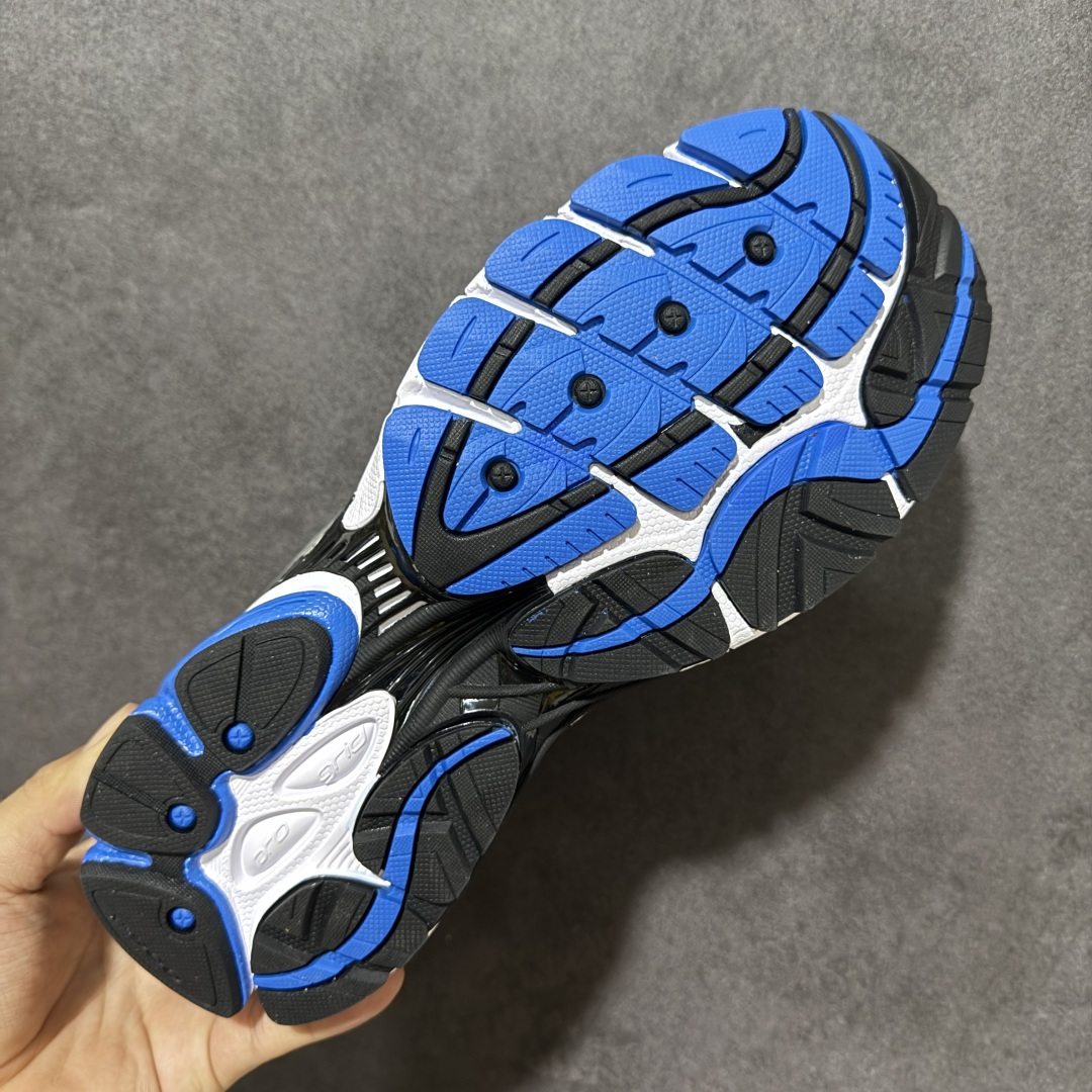 图片[9]-【公司级】SauconyPROGRID OMNI 9👟 索康尼的「Omni全擎」系列复古休闲减震跑步鞋情侣舒适怀旧厚底增高老爹运动鞋 这款鞋以其简约而不简单的设计，成为了复古风潮中的一抹亮色。鞋款采用网布、皮革以及大面积的TPU网纱材质，搭配热烈的颜色组合，非常适合秋冬季穿着。细节处的天蓝色点缀，为整鞋增添了一抹亮色。📏 鞋楦适中，适合大部分人的通勤穿搭。亲测尺码不偏，喜欢宽松脚感的建议选择大半码。🌈 这款复古风格的跑鞋，不仅传承了经典的稳定系跑鞋设计，还融入了现代时尚元素，无论是日常穿搭还是运动穿着，都是不错的选择。 货号：S70739-2 尺码： 40-45-选品中心