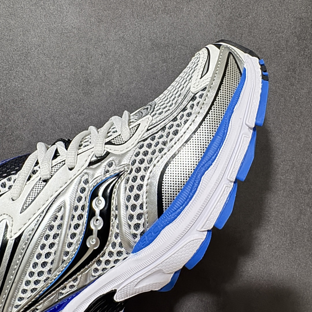 图片[8]-【公司级】SauconyPROGRID OMNI 9👟 索康尼的「Omni全擎」系列复古休闲减震跑步鞋情侣舒适怀旧厚底增高老爹运动鞋 这款鞋以其简约而不简单的设计，成为了复古风潮中的一抹亮色。鞋款采用网布、皮革以及大面积的TPU网纱材质，搭配热烈的颜色组合，非常适合秋冬季穿着。细节处的天蓝色点缀，为整鞋增添了一抹亮色。📏 鞋楦适中，适合大部分人的通勤穿搭。亲测尺码不偏，喜欢宽松脚感的建议选择大半码。🌈 这款复古风格的跑鞋，不仅传承了经典的稳定系跑鞋设计，还融入了现代时尚元素，无论是日常穿搭还是运动穿着，都是不错的选择。 货号：S70739-2 尺码： 40-45-选品中心