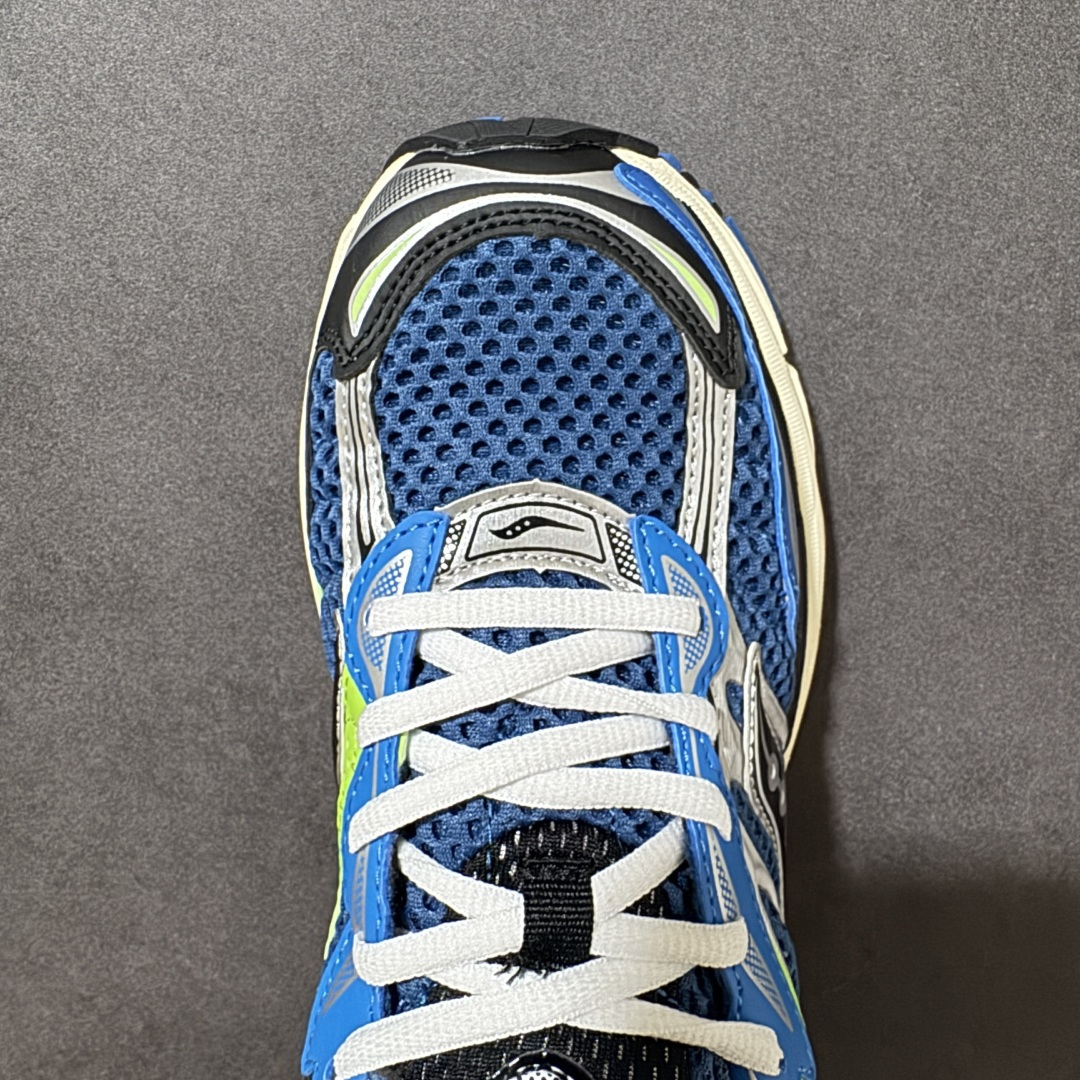 图片[5]-【公司级】SauconyPROGRID OMNI 9👟 索康尼的「Omni全擎」系列复古休闲减震跑步鞋情侣舒适怀旧厚底增高老爹运动鞋 这款鞋以其简约而不简单的设计，成为了复古风潮中的一抹亮色。鞋款采用网布、皮革以及大面积的TPU网纱材质，搭配热烈的颜色组合，非常适合秋冬季穿着。细节处的天蓝色点缀，为整鞋增添了一抹亮色。📏 鞋楦适中，适合大部分人的通勤穿搭。亲测尺码不偏，喜欢宽松脚感的建议选择大半码。🌈 这款复古风格的跑鞋，不仅传承了经典的稳定系跑鞋设计，还融入了现代时尚元素，无论是日常穿搭还是运动穿着，都是不错的选择。 货号：S70739-29 尺码： 40-45-选品中心