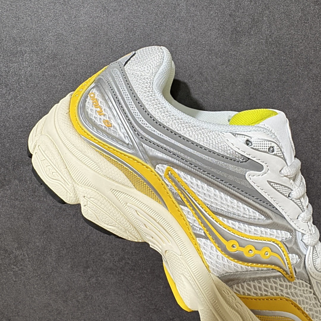 图片[7]-【公司级】SauconyPROGRID OMNI 9👟 索康尼的「Omni全擎」系列复古休闲减震跑步鞋情侣舒适怀旧厚底增高老爹运动鞋 这款鞋以其简约而不简单的设计，成为了复古风潮中的一抹亮色。鞋款采用网布、皮革以及大面积的TPU网纱材质，搭配热烈的颜色组合，非常适合秋冬季穿着。细节处的天蓝色点缀，为整鞋增添了一抹亮色。📏 鞋楦适中，适合大部分人的通勤穿搭。亲测尺码不偏，喜欢宽松脚感的建议选择大半码。🌈 这款复古风格的跑鞋，不仅传承了经典的稳定系跑鞋设计，还融入了现代时尚元素，无论是日常穿搭还是运动穿着，都是不错的选择。 货号：S70832-4 尺码： 40-45-选品中心