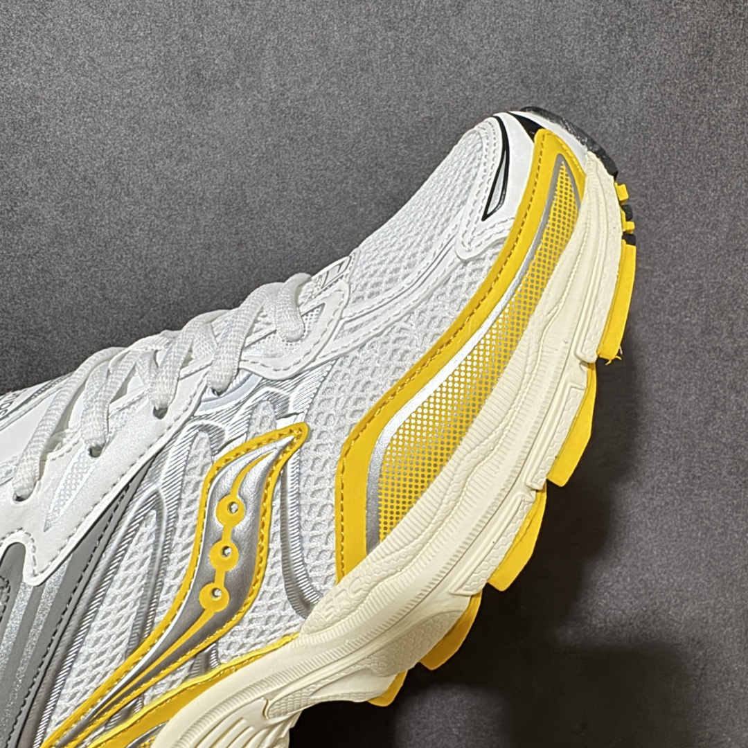 图片[8]-【公司级】SauconyPROGRID OMNI 9👟 索康尼的「Omni全擎」系列复古休闲减震跑步鞋情侣舒适怀旧厚底增高老爹运动鞋 这款鞋以其简约而不简单的设计，成为了复古风潮中的一抹亮色。鞋款采用网布、皮革以及大面积的TPU网纱材质，搭配热烈的颜色组合，非常适合秋冬季穿着。细节处的天蓝色点缀，为整鞋增添了一抹亮色。📏 鞋楦适中，适合大部分人的通勤穿搭。亲测尺码不偏，喜欢宽松脚感的建议选择大半码。🌈 这款复古风格的跑鞋，不仅传承了经典的稳定系跑鞋设计，还融入了现代时尚元素，无论是日常穿搭还是运动穿着，都是不错的选择。 货号：S70832-4 尺码： 40-45-选品中心
