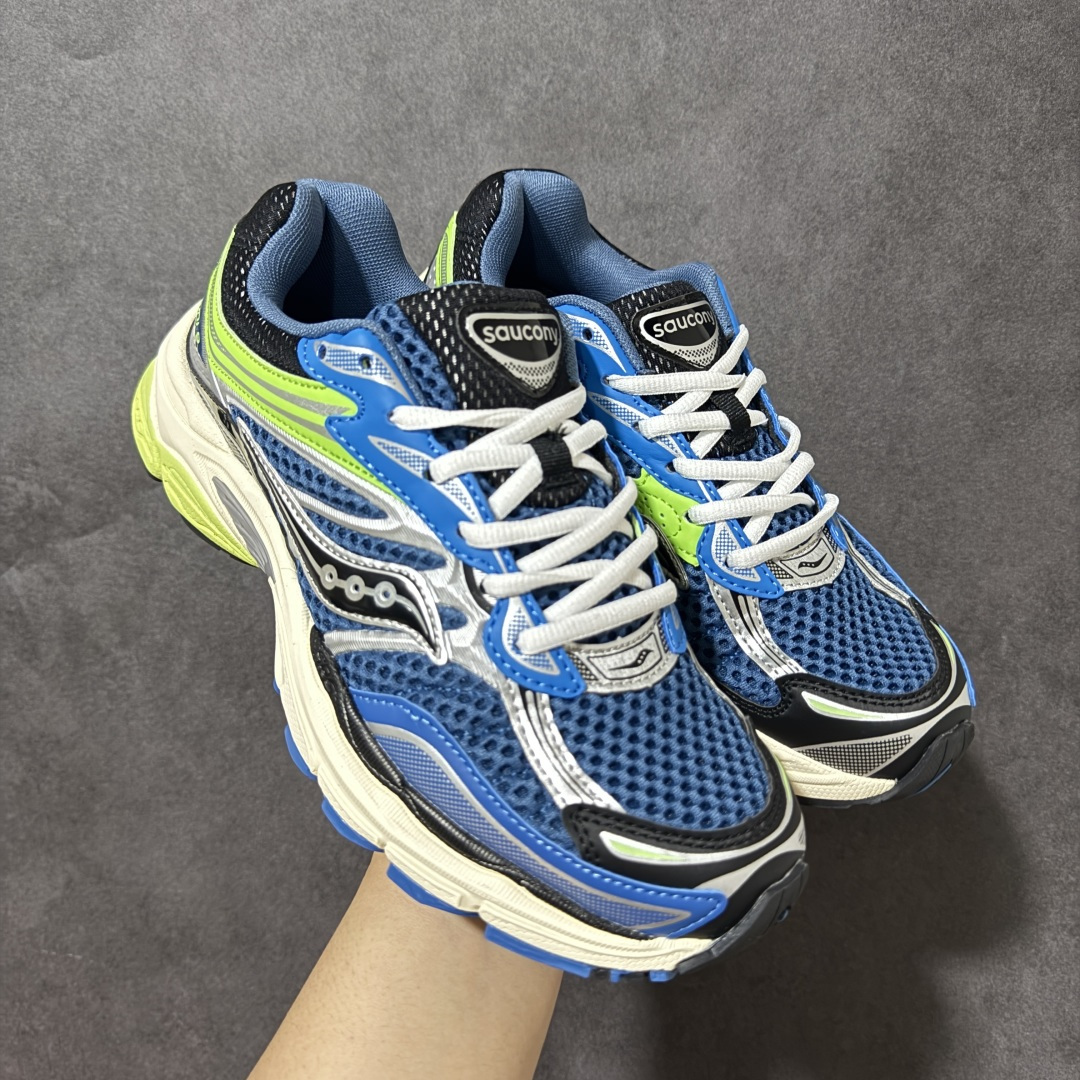 图片[5]-【公司级】SauconyPROGRID OMNI 9👟 索康尼的「Omni全擎」系列复古休闲减震跑步鞋情侣舒适怀旧厚底增高老爹运动鞋 这款鞋以其简约而不简单的设计，成为了复古风潮中的一抹亮色。鞋款采用网布、皮革以及大面积的TPU网纱材质，搭配热烈的颜色组合，非常适合秋冬季穿着。细节处的天蓝色点缀，为整鞋增添了一抹亮色。📏 鞋楦适中，适合大部分人的通勤穿搭。亲测尺码不偏，喜欢宽松脚感的建议选择大半码。🌈 这款复古风格的跑鞋，不仅传承了经典的稳定系跑鞋设计，还融入了现代时尚元素，无论是日常穿搭还是运动穿着，都是不错的选择。 货号：S70739 S70832 尺码： 40-45-选品中心