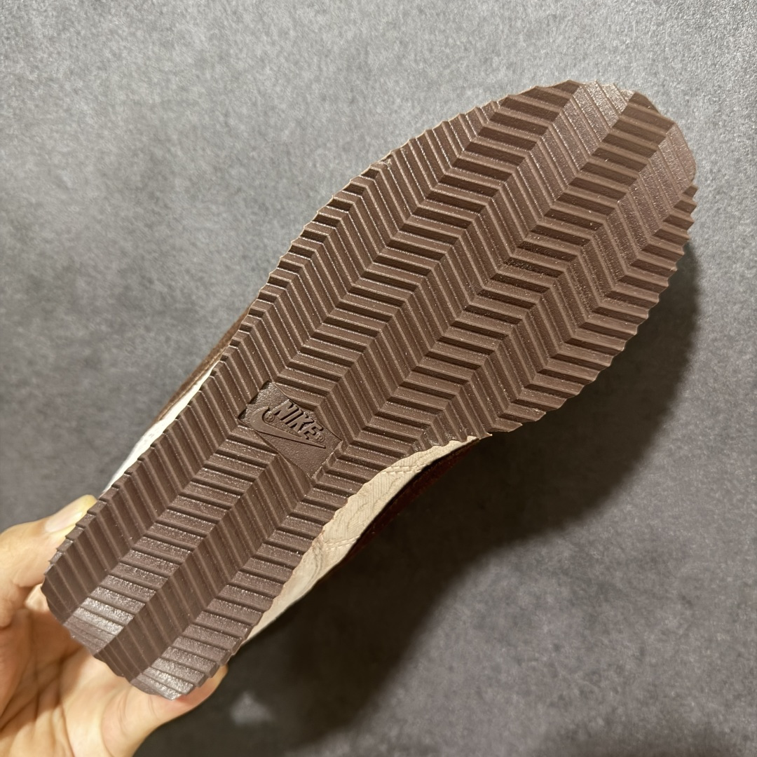 Nk Classic Cortez 经典阿甘休闲跑步鞋纯粹而执着的精神，使得Cortez种在了一代人的心