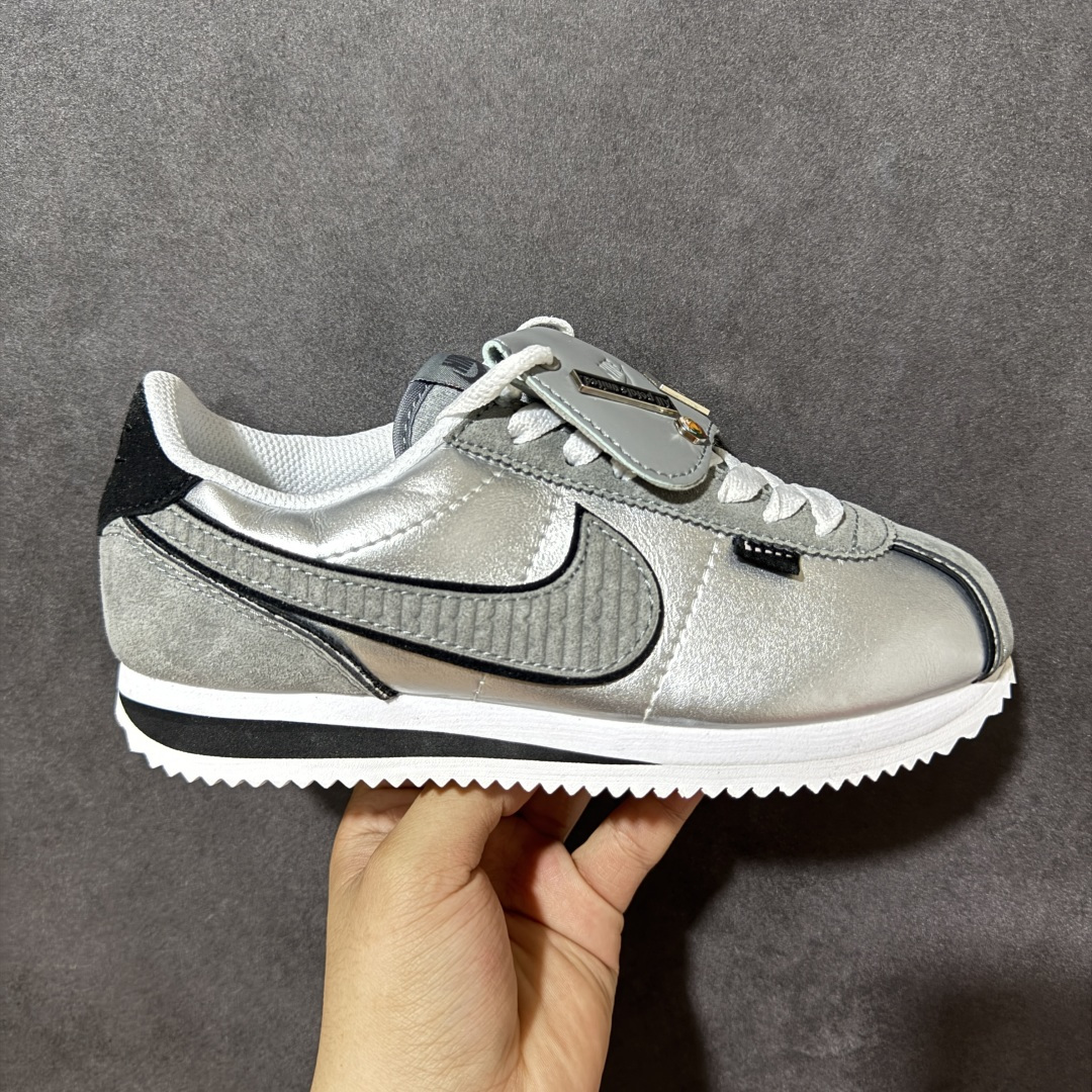 【公司级】Nk Classic Cortez 经典阿甘休闲跑步鞋 纯粹而执着的精神，使得Cortez种在了一代人的心里，无论是否喜欢它复古的鞋型，一双Nike Classic Cortez总是能让人难以抗拒，将他摆在鞋柜 货号：FQ0259-110 尺码：36-45 带半码-选品中心