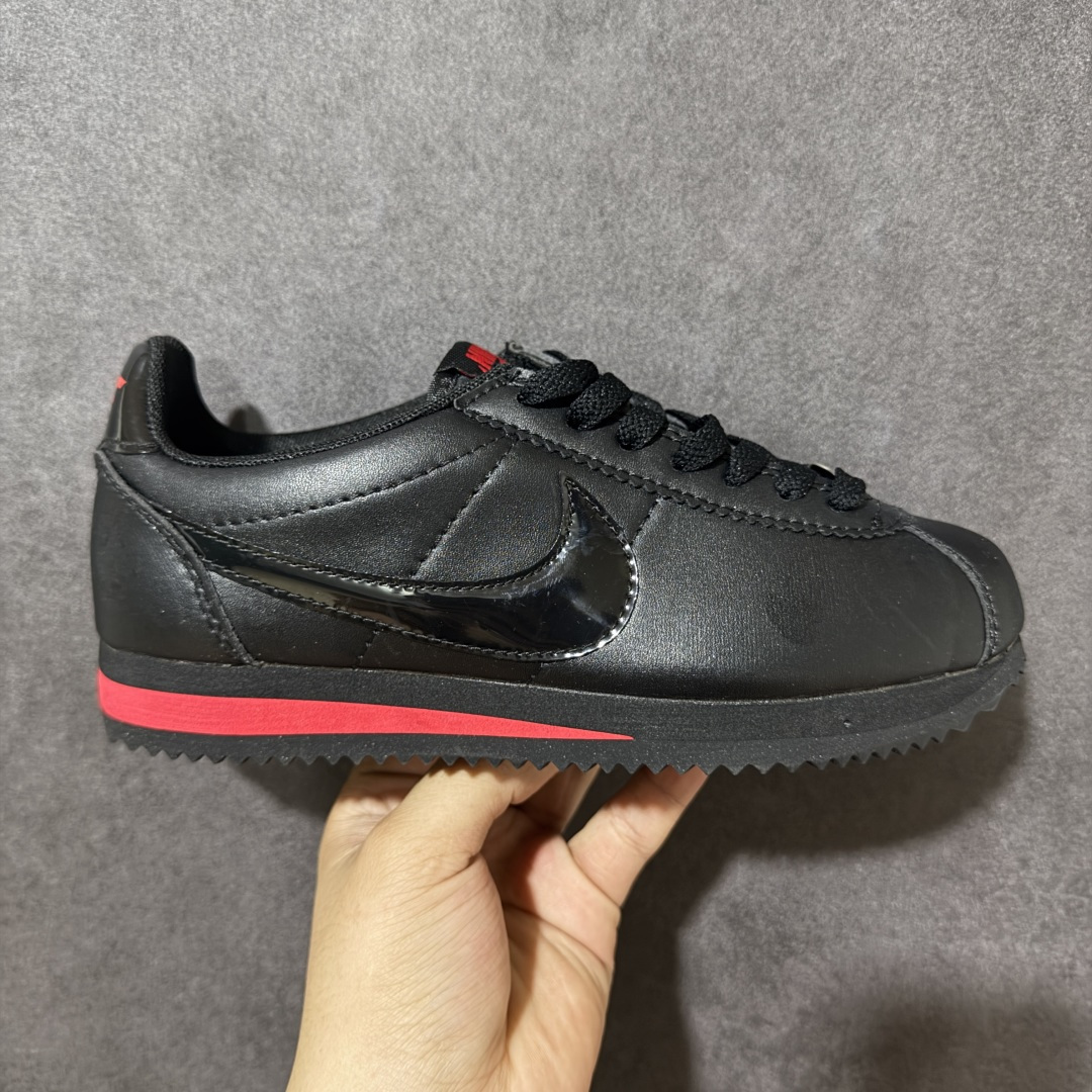 【公司级】Nk Classic Cortez 经典阿甘休闲跑步鞋 纯粹而执着的精神，使得Cortez种在了一代人的心里，无论是否喜欢它复古的鞋型，一双Nike Classic Cortez总是能让人难以抗拒，将他摆在鞋柜 货号：905614-012 尺码：36-45 带半码-选品中心