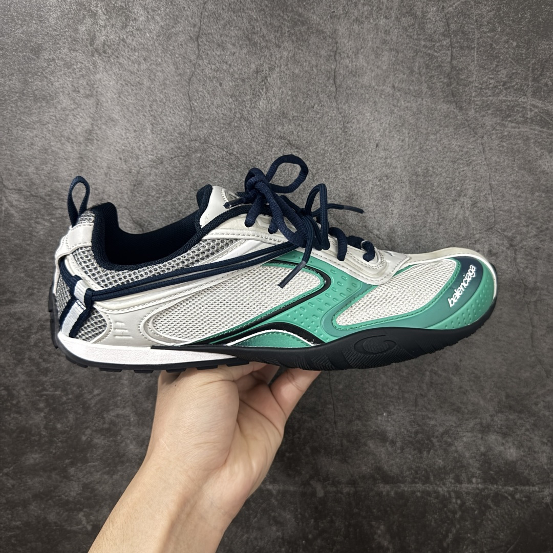 【XA版本】Balenciaga巴黎世家 Radar 圆头系带 做旧效果 低帮 生活休闲鞋 巴黎世家25代 轻薄款经典黑出货 这个非常适合春夏季 很薄很轻 摆脱了巴黎世家往昔那种笨重的观念 尺码：35-46-选品中心