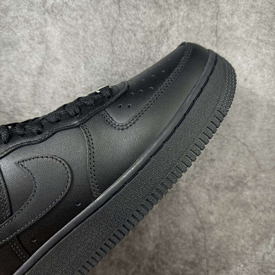 图片[6]-【Max原厂皮版】Nike Air Force 1 Low AF1空军一号 黑白光面亮皮版 C22288-001 •市场最高品质 •原厂皮 纹理皮质原鞋保持一致 •正确拉帮线颜色与原鞋一致 •正确鞋垫RB材质 高弹性 •原厂电绣工艺 刺绣立体感饱满度一致 •原厂鞋舌织唛标 同步原鞋 •正确鞋盒外标 字体立体感 带芯片 •正确高频深度 •正确针车缝隙 尺码：35.5 36 36.5 37 37.5 38 38.5 39 40 40.5 41 42 42.5 43 44 44.5 45 46 46.5 47.5-选品中心