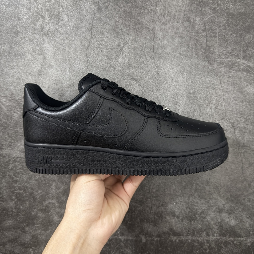 【Max原厂皮版】Nike Air Force 1 Low AF1空军一号 黑白光面亮皮版 C22288-001 •市场最高品质 •原厂皮 纹理皮质原鞋保持一致 •正确拉帮线颜色与原鞋一致 •正确鞋垫RB材质 高弹性 •原厂电绣工艺 刺绣立体感饱满度一致 •原厂鞋舌织唛标 同步原鞋 •正确鞋盒外标 字体立体感 带芯片 •正确高频深度 •正确针车缝隙 尺码：35.5 36 36.5 37 37.5 38 38.5 39 40 40.5 41 42 42.5 43 44 44.5 45 46 46.5 47.5-选品中心
