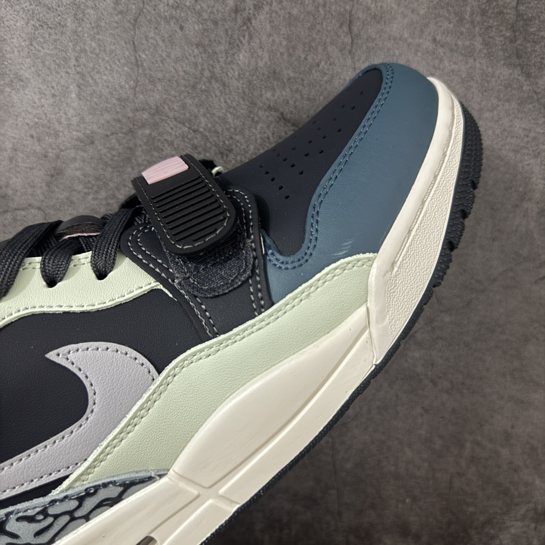 图片[6]-【纯原N版】Air Jordan Legacy AJ312 Low 低帮复古篮球鞋 CD7069-007 市场最强独一档产物 全套原纸板楦头开发 原厂大底磨具加持立体防滑纹理 原档数据后跟TPU子母扣魔术贴 原装可视Air Sole气垫 原汁原味最完美的312代版型 唯一正确鞋头趴度弧度高度鞋身腰线 进口港宝加持 后跟自然饱满 全鞋荧光划线卡点 追求极致完美 每一双都是工艺品 多重QC质检 超越公司货的品控标准 实实在在的免检产品 鞋身采用了皮革材质打造 横跨鞋面的魔术贴十分吸睛 侧面的Swoosh Logo的一部分被鞋面遮挡了一部分 颇具玩味 魔术贴上标有NK标识 而鞋舌上是Jordan的经典红色飞翼Logo 后跟和鞋底均采用了AJ3的设计 后跟上同样也使用了经典的爆裂纹图案 尺码：36-47.5-选品中心