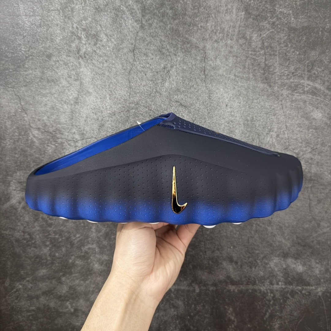 【XP纯原】Nike Mind 001 神经科学足底按摩包头拖鞋 晶洞黑蓝 HQ4307-400 同源ZP原材 匠心打造 🔹原厂MD一体发泡大底：全套原模开版，渐变雾面哑光喷漆，柔软回弹和ZP完全一致。 🔹22颗独立PEBAX泡棉按摩底：黑科技活塞式按摩脚感，踩下去的Q弹感和ZP无差。 🔹正确组合大底：鞋头前后跟橡胶贴片，耐磨防滑，细节还原到每一处。 🔹高还原细节：TPU电镀银Swoosh、针织透气鞋舌、高弹原鞋垫，清洁度拉满。 货号： IQ8502-001 尺码：36 36.5 37.5 38 38.5 39 40 40.5 41 42 42.5 43 44 44.5 45 46 47.5 48.5 ⚠️尺码提示：偏小一码，建议拍大一码，脚感更舒适。-选品中心