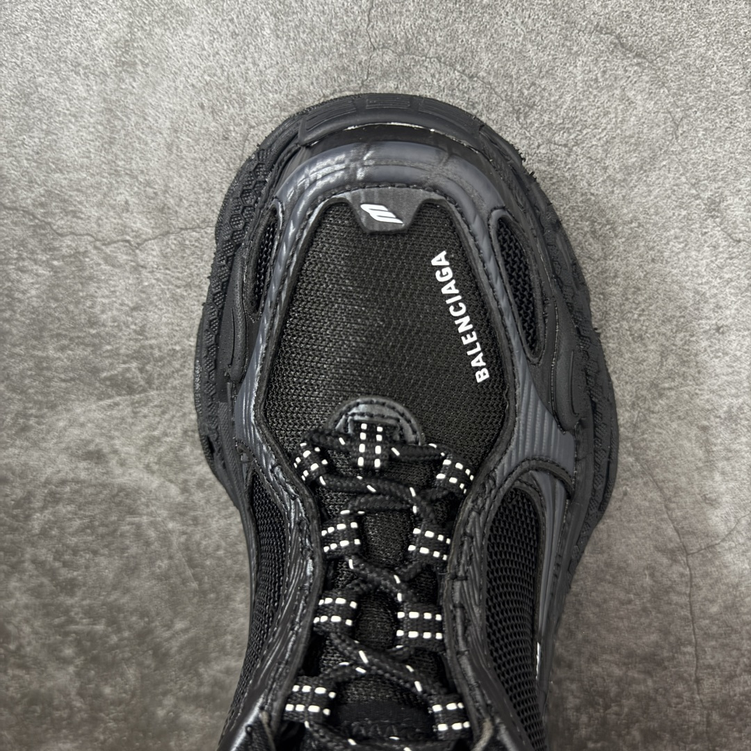 图片[5]-【VG版本】Balenciaga巴黎世家 Triple S .2 厚底系带 低帮 老爹鞋 Balenciaga是由被誉为代表二十世纪的伟大天才设计师 CristobalBalenciaga 创立的，在品牌创立的大半个世纪以来，巴黎世家一直以时尚、典雅闻名于时装界，它的主题产品有女士和男士提包、机车包、鞋子和时装，在15年王大仁卸任品牌设计师后，品牌的风格发生了翻天覆地的变化，凭借着人气超高的街头风T恤、老爹鞋等迅速霸屏各大时装周和时尚圈 货号：865849WTRS21011 尺码：35 36 37 38 39 40 41 42 43 44 45 46-选品中心