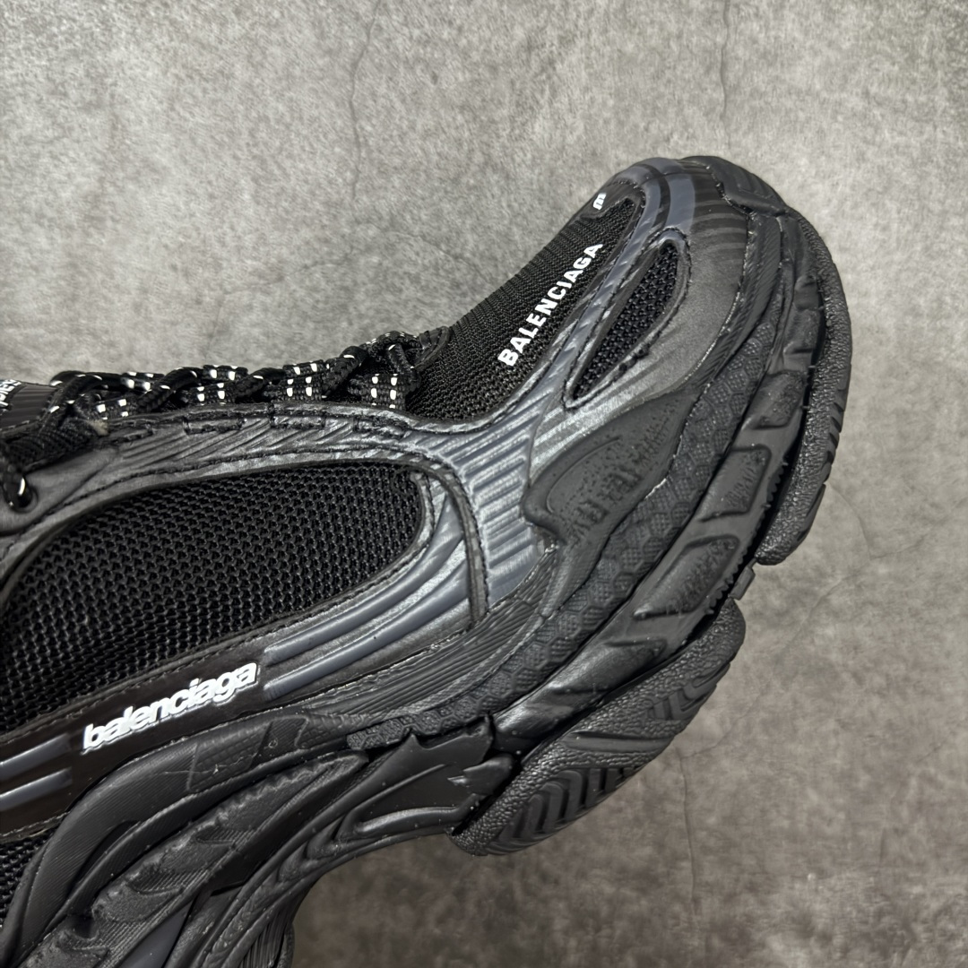 图片[6]-【VG版本】Balenciaga巴黎世家 Triple S .2 厚底系带 低帮 老爹鞋 Balenciaga是由被誉为代表二十世纪的伟大天才设计师 CristobalBalenciaga 创立的，在品牌创立的大半个世纪以来，巴黎世家一直以时尚、典雅闻名于时装界，它的主题产品有女士和男士提包、机车包、鞋子和时装，在15年王大仁卸任品牌设计师后，品牌的风格发生了翻天覆地的变化，凭借着人气超高的街头风T恤、老爹鞋等迅速霸屏各大时装周和时尚圈 货号：865849WTRS21011 尺码：35 36 37 38 39 40 41 42 43 44 45 46-选品中心