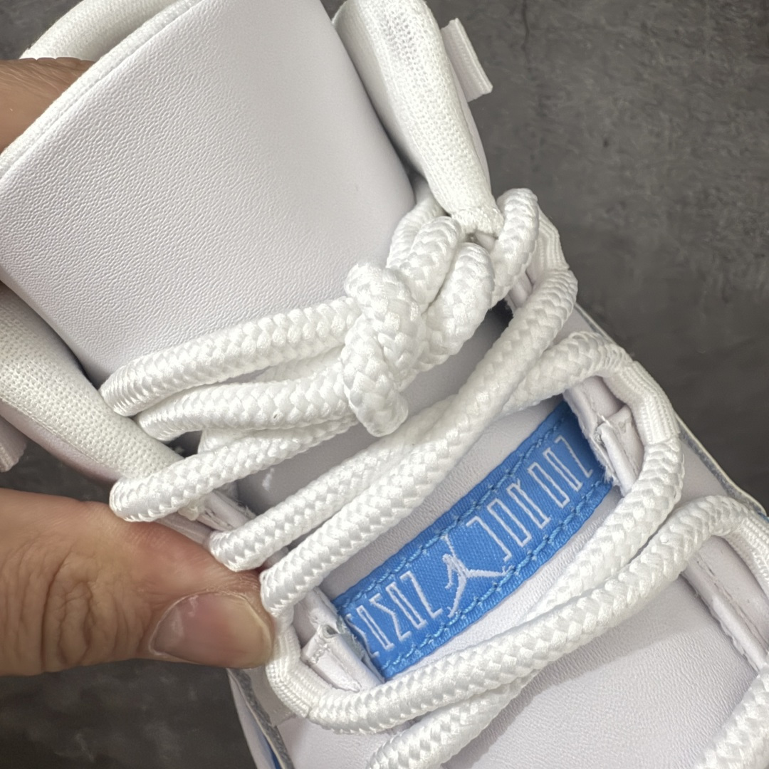 图片[5]-【原厂版】Air Jordan 11 Retro AJ11复刻白蓝 货号：FV5104-100   原楦原档案数据开模打造 原厂中底拉帮钢印 原厂漆皮 防冻不开裂 头层皮料 原装鞋撑 水晶大底正确色度色泽 原楦原数据刺绣 原厂车缝走线及对位 毫厘不差 飞人logo采用原数据电脑刺绣 原装正品碳纤维真实碳板 增强抗扭 原内标 原盒标 正确官方原盒 原厂防氧化水晶外底 原厂配套厂全掌solo气垫 尺码：40 40.5 41 42 42.5 43 44 44.5 45 46 47.5 48.5-选品中心