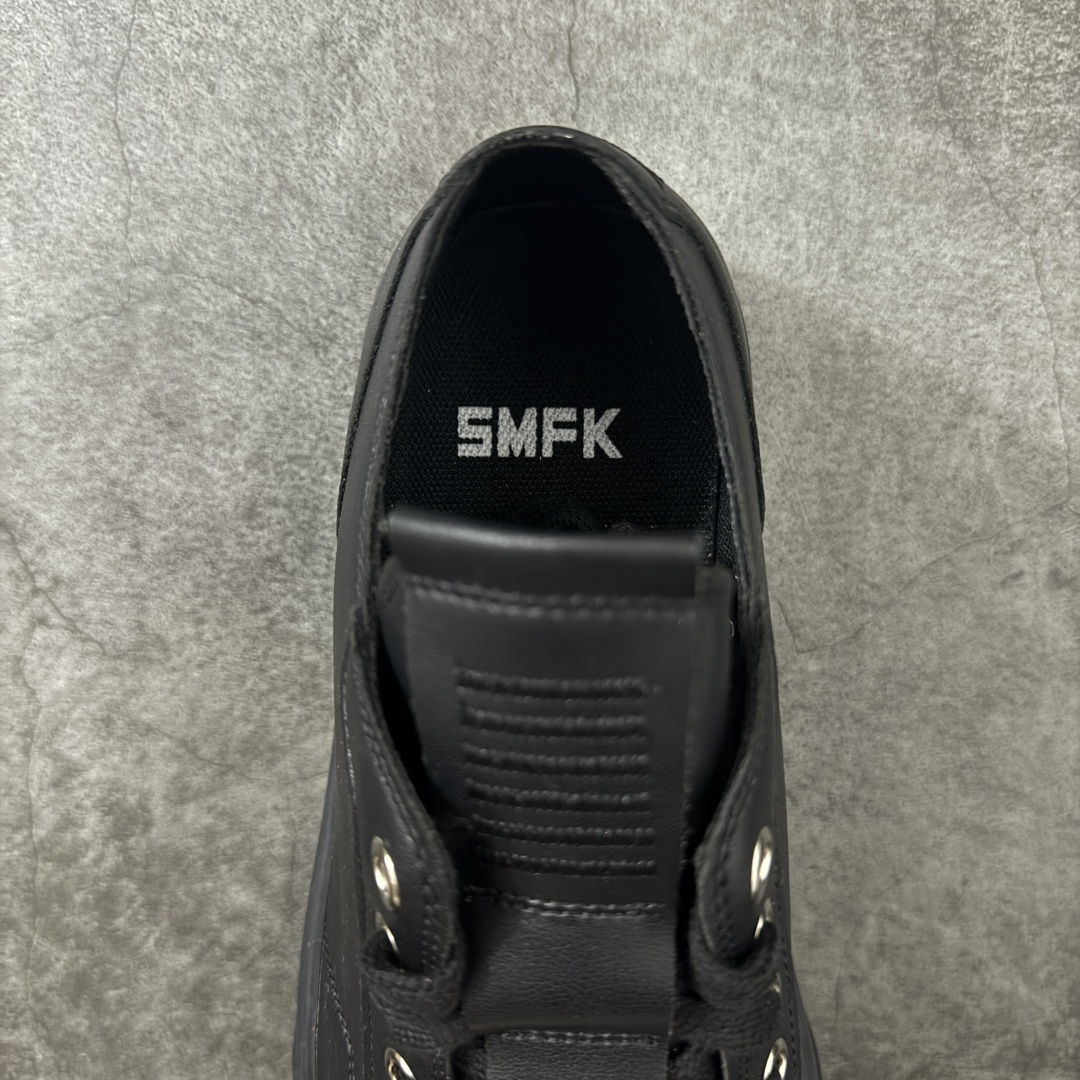 图片[8]-【广东版本】SMFK 十字花🌸女鞋 厚底增高帆布板鞋 松糕跟平底增高鞋！独家顶级版本SMFK新款国潮最新火爆款十字花休闲系列。百搭的极简风国潮新作继承了诸多品牌制胜的流行元素势必大热—皮面休闲鞋超级酷百搭风ms。采用高密度小羊皮而成配有高度适中的舒适厚底细节还确保穿着稳妥不易移位，适中的厚底细节穿着稳妥不易移位，鞋子用高密度小羊皮。小羊皮注塑成型，开模十字花成型橡胶大底，内里：进口小羊皮材质。垫脚：原版注塑成型。鞋底：原版开模十字花成型橡胶大底（底厚：5cm） 尺码：35-40-选品中心