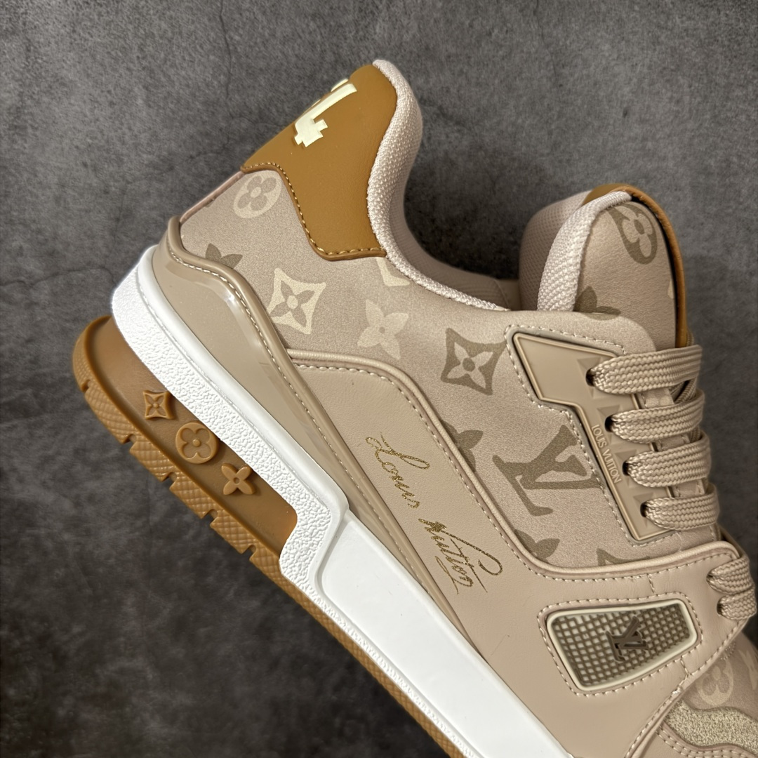 图片[7]-【YS纯原】 LOUIS VUITTON 路易威登 LV Trainer 新款军绿印花 顶货芯片代购版本 原版购入开发 ✦ 光滑牛皮革描绘Monogram图案，复古篮球灵感启发 ✦ #54标识追溯品牌诞生的1854年，细节满载 ✦ 原版定制进口头层牛皮鞋面，质感在线 ✦ 原版定制透气网里，清爽不闷脚 ✦ 原版开模防滑T材质大底，耐磨稳定 ✦ 底厚3CM，自然增高不笨重 ✦ 配送精美包装，零瑕疵工艺 尺码：39-45-选品中心