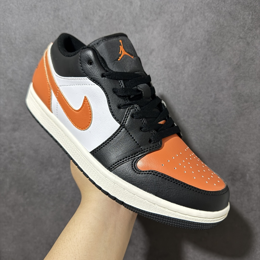 图片[3]-【H11纯原】Nike Air Jordan 1 Low SE AJ1 乔一 舒适贴合 防滑耐磨 低帮 复古篮球鞋 货号：553558-081 尺码：35.5 36 36.5 37.5 38 38.5 39 40 40.5 41 42 42.5 43 44 45 46 47.5 #H11顶级纯原 纯原外贸平台特供订单 #全套原纸板楦头开发 #原厂特供材料配套加持 #确保原汁原味 完美呈现版型 #原档数据独家私模大底 #男女鞋同步官方开发至48.5 #原装进口轻量化鞋垫 #进口港宝加持 后跟自然饱满 还原公司包裹性 #鞋面采用原装数据贴合技术 #全方位贴合包裹脚型 #鞋跟部鞋底牵引设计 #提供强大的抓地性能 #更适应不同实战场地路面-选品中心