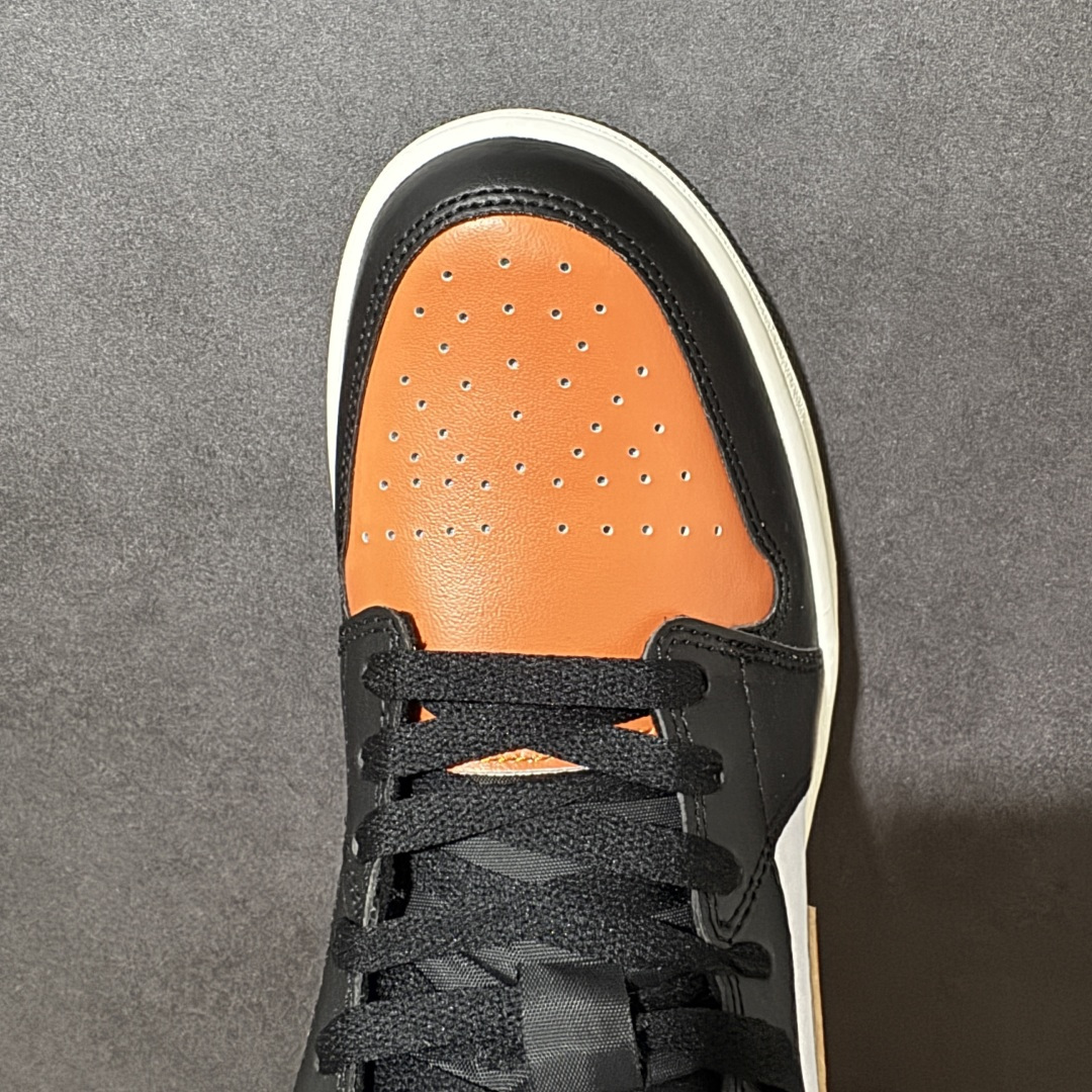图片[5]-【H11纯原】Nike Air Jordan 1 Low SE AJ1 乔一 舒适贴合 防滑耐磨 低帮 复古篮球鞋 货号：553558-081 尺码：35.5 36 36.5 37.5 38 38.5 39 40 40.5 41 42 42.5 43 44 45 46 47.5 #H11顶级纯原 纯原外贸平台特供订单 #全套原纸板楦头开发 #原厂特供材料配套加持 #确保原汁原味 完美呈现版型 #原档数据独家私模大底 #男女鞋同步官方开发至48.5 #原装进口轻量化鞋垫 #进口港宝加持 后跟自然饱满 还原公司包裹性 #鞋面采用原装数据贴合技术 #全方位贴合包裹脚型 #鞋跟部鞋底牵引设计 #提供强大的抓地性能 #更适应不同实战场地路面-选品中心