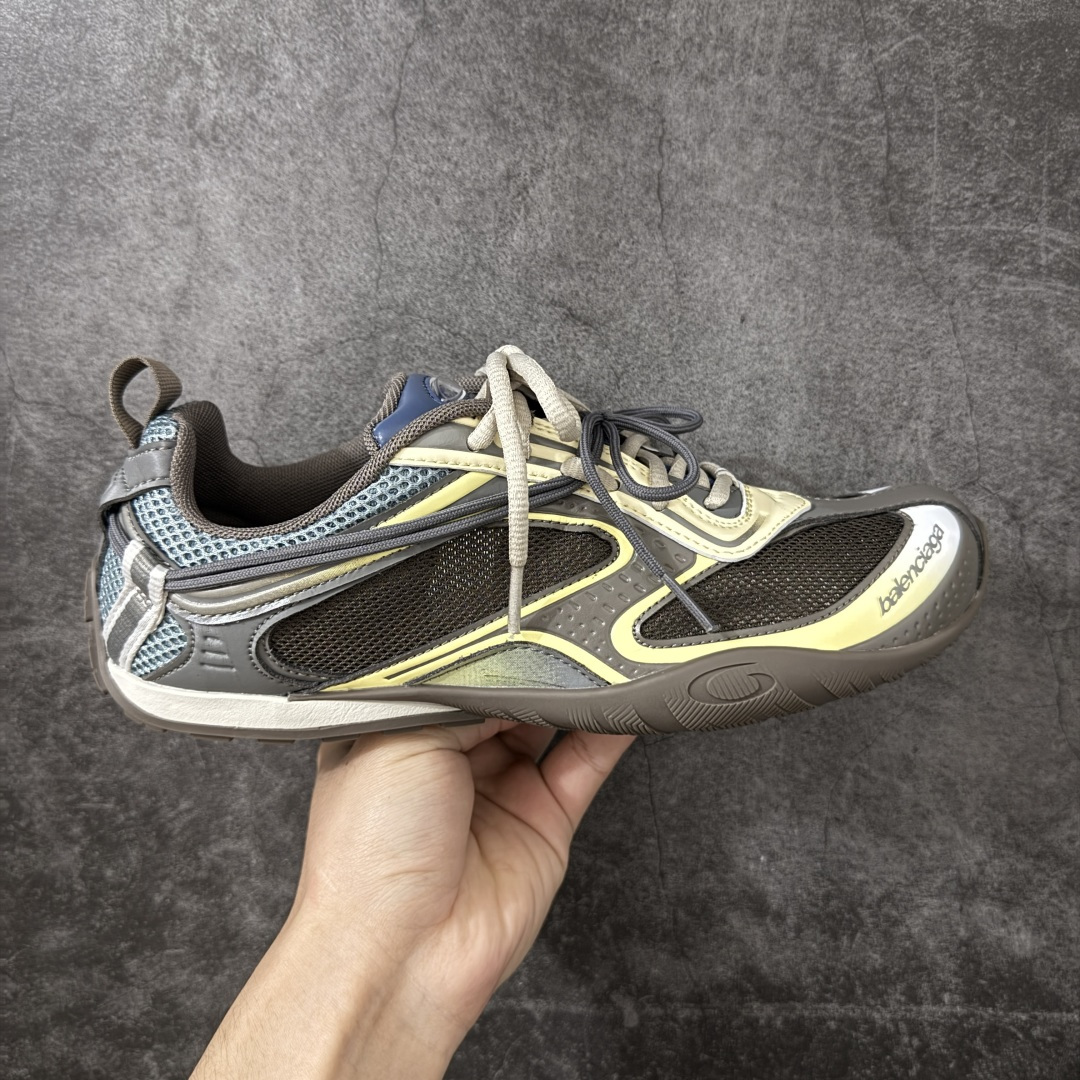 【XA版本】Balenciaga巴黎世家 Radar 圆头系带 做旧效果 低帮 生活休闲鞋 巴黎世家25代 轻薄款经典黑出货 这个非常适合春夏季 很薄很轻 摆脱了巴黎世家往昔那种笨重的观念 尺码：35-46-选品中心