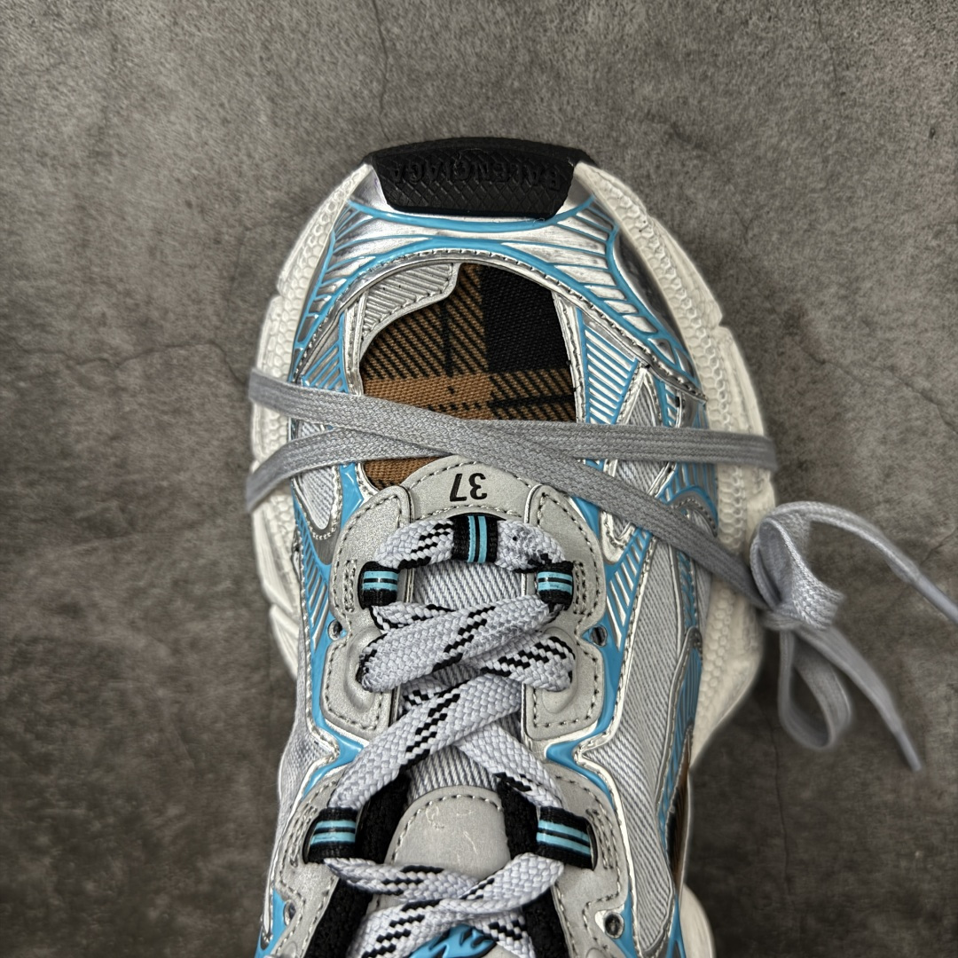 图片[5]-【VG零售版】BALENCIAGA 3XL Sneakers 巴黎世家十代网布系带低帮走秀复古老爹鞋 尼龙格子拼色 全套原纸板楦头开发 最原汁原味的灵魂版型 全鞋荧光划线卡点 胶水把控整洁度追求极致完美 每一双都是工艺品 多重QC质检 超越公司货的品控标准 实实在在的免检产品 原盒原配 正确字体电绣 粗细、位置、大小正确 侧边TPU 透气孔匹配意产原版 正确分离大底 TPU软底 原版一致大底LOGO 立体感十足 原厂皮料水洗做旧 采购原厂网纱 不含皮革 网布材料和聚氨酯 磨损效果 鞋头边缘和后帮 Balenciaga 徽标 鞋面和后跟凸印尺码 鞋舌 3XL 橡胶品牌标识和反光细节 鞋帮拉袢和鞋舌拉祥 配反光细节 备用鞋带在鞋履前侧 可在穿着前取下 便于不同造型搭配 正常尺码 尺码：35 36 37 38 39 40 41 42 43 44 45 46-选品中心
