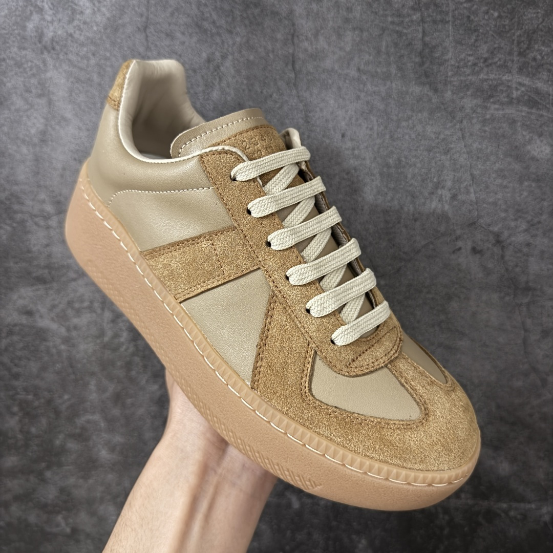 图片[3]-【广东纯原版】MaisonMargiela MM6 马吉拉 25/ 最新 厚底 德训鞋 休闲 运动鞋，原版购入开发 做货 鬼才设计师品牌，一个轻奢品牌 这一款德国训练鞋延续了经典的T形真皮拼接设计，经过设计团队多次的精心改良，只为让您体验最原始的军旅味道~材质：特殊材料/布面，柔软细腻的特点与时尚潮流的布面相结合，使其既有超高的柔软舒适度，又同时保持不错的透气性能~舒适与质感并行，轻松驾驭四季穿着任何搭配。 ✔️面料：原版定制进口牛皮 ✔️内里：牛皮 ✔️大底：原版1：1开模 ✔️底厚：5CM 尺码：35-40-选品中心